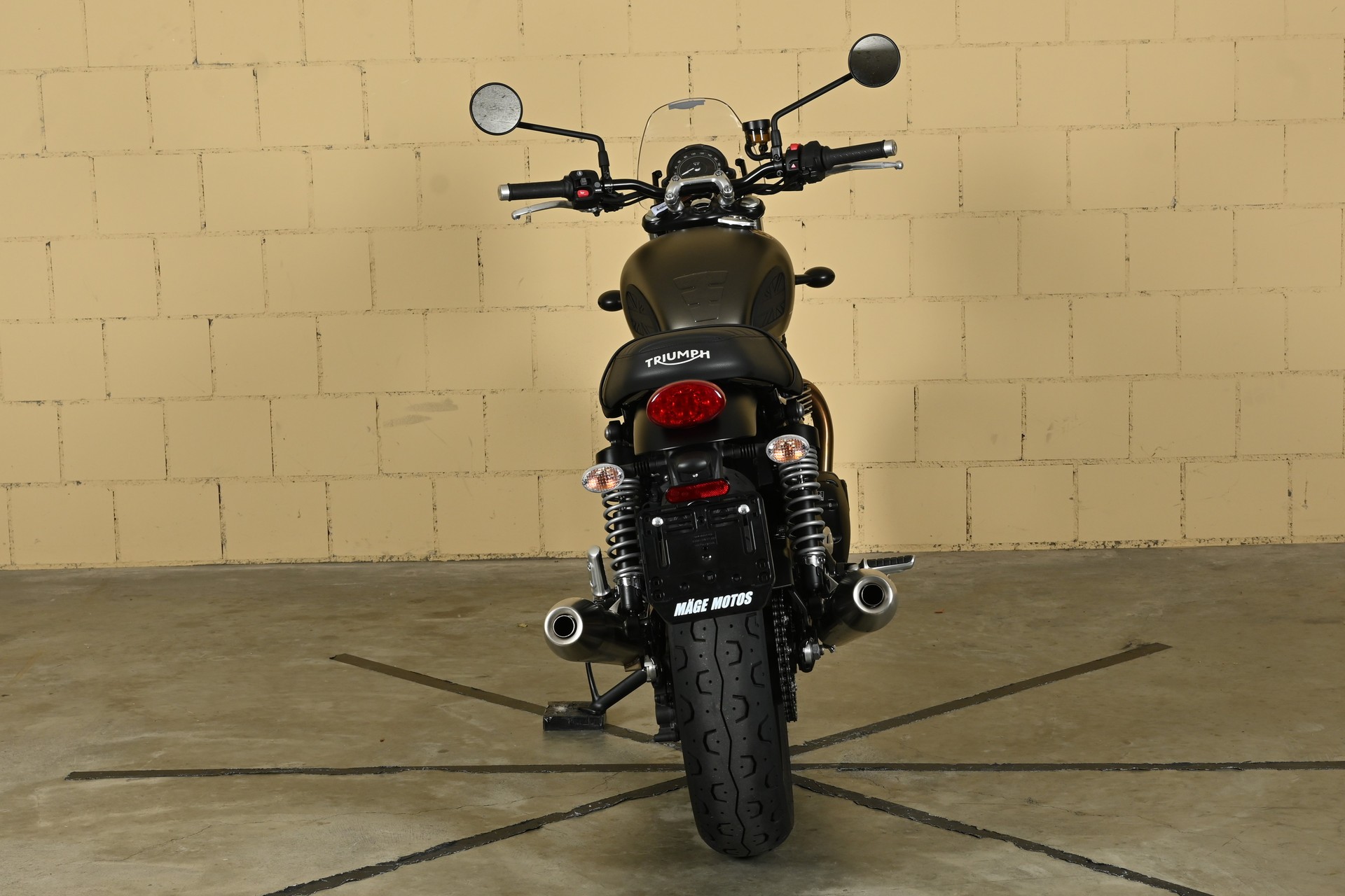 TRIUMPH Street Twin 900 Special Edition-image-5