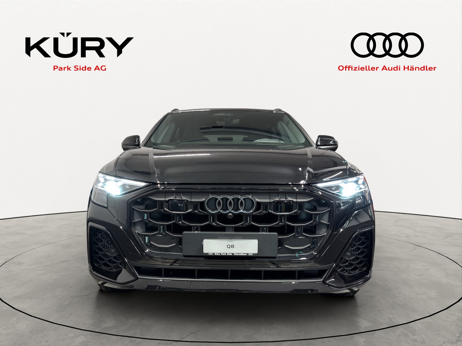 AUDI Q8 SUV TFSI quat. 250 kW tip. 340PS-showroom-element-1