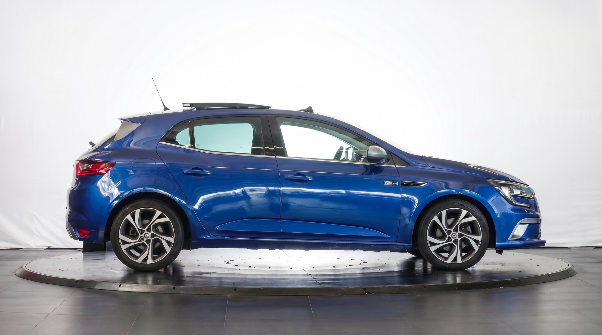RENAULT Mégane 1.6 16V Turbo GT EDC Limited-showroom-element-3