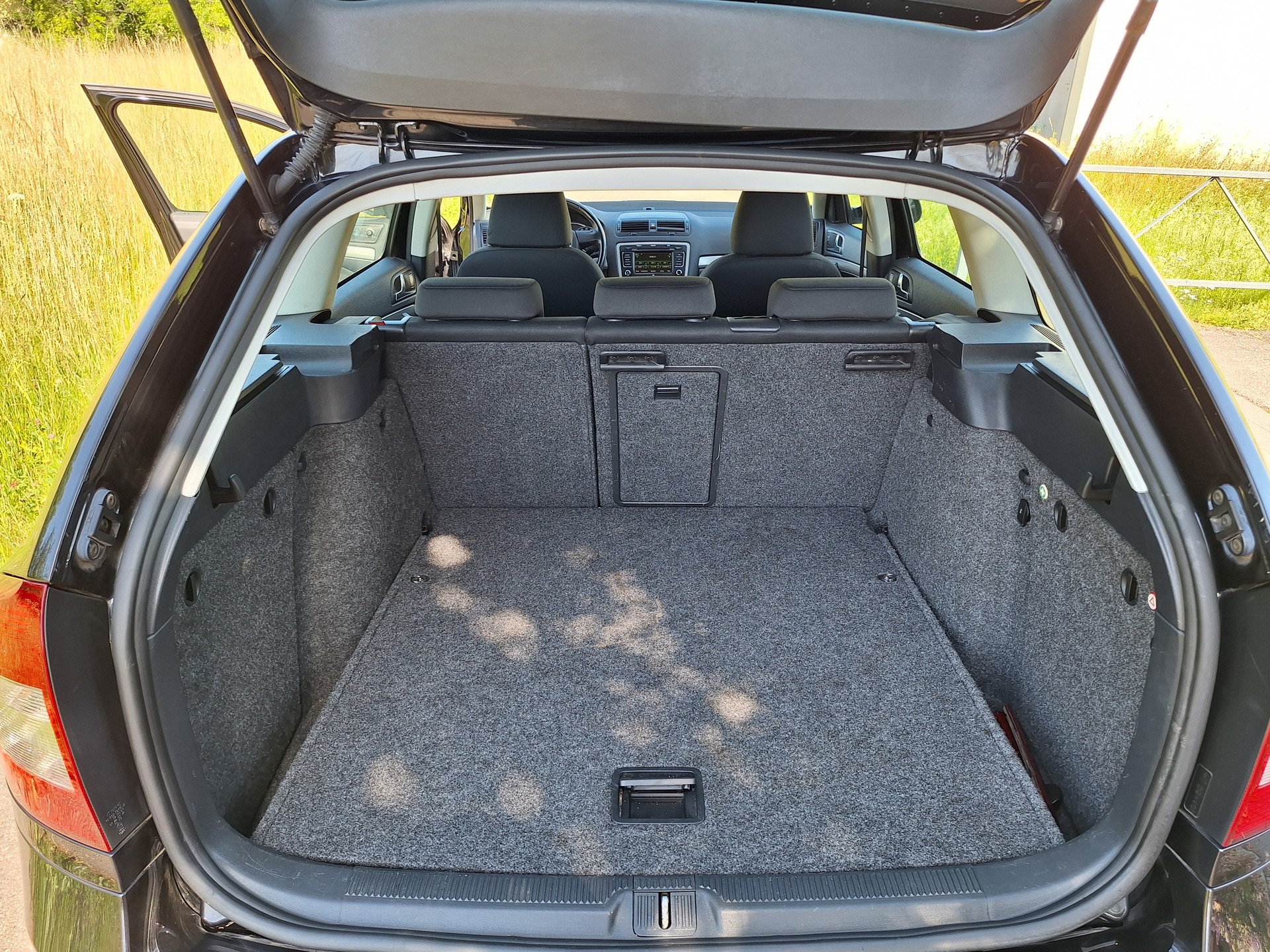 SKODA Octavia Combi 1.8 TSI Adventure 4x4-image-12