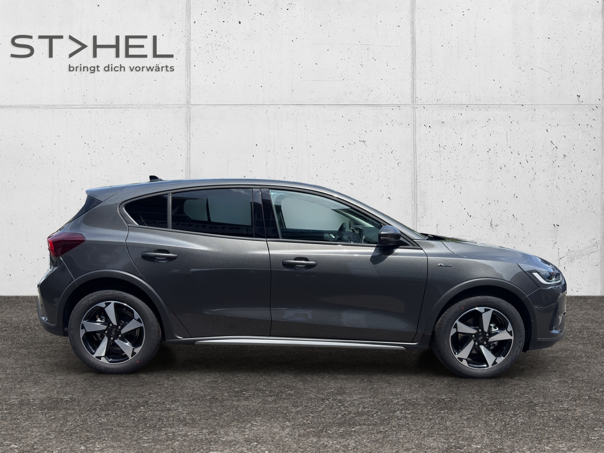 FORD Focus 1.0i EcoB Hybrid 155 Active X-showroom-element-3