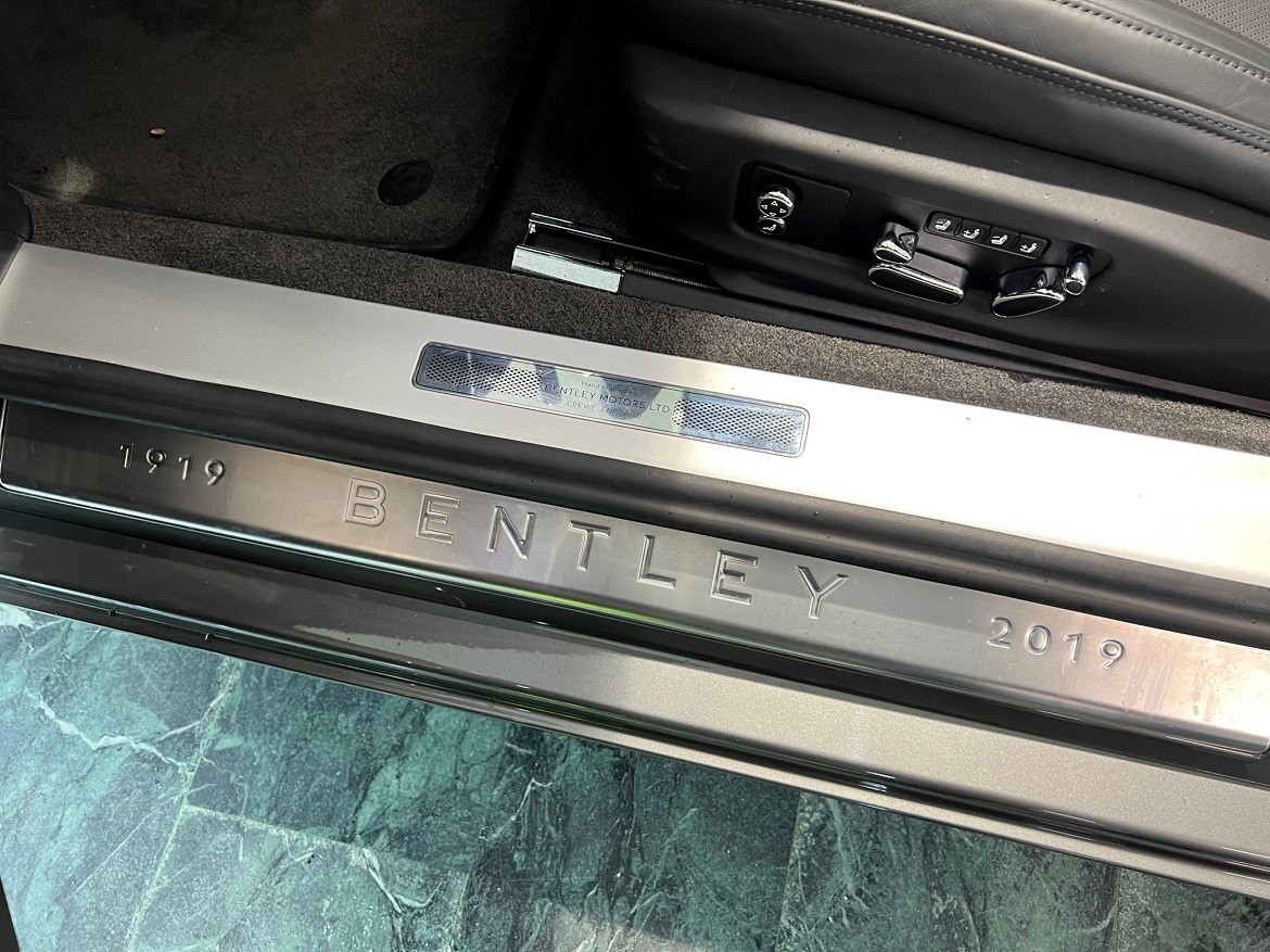 BENTLEY Continental GTC 6.0 W12-image-17