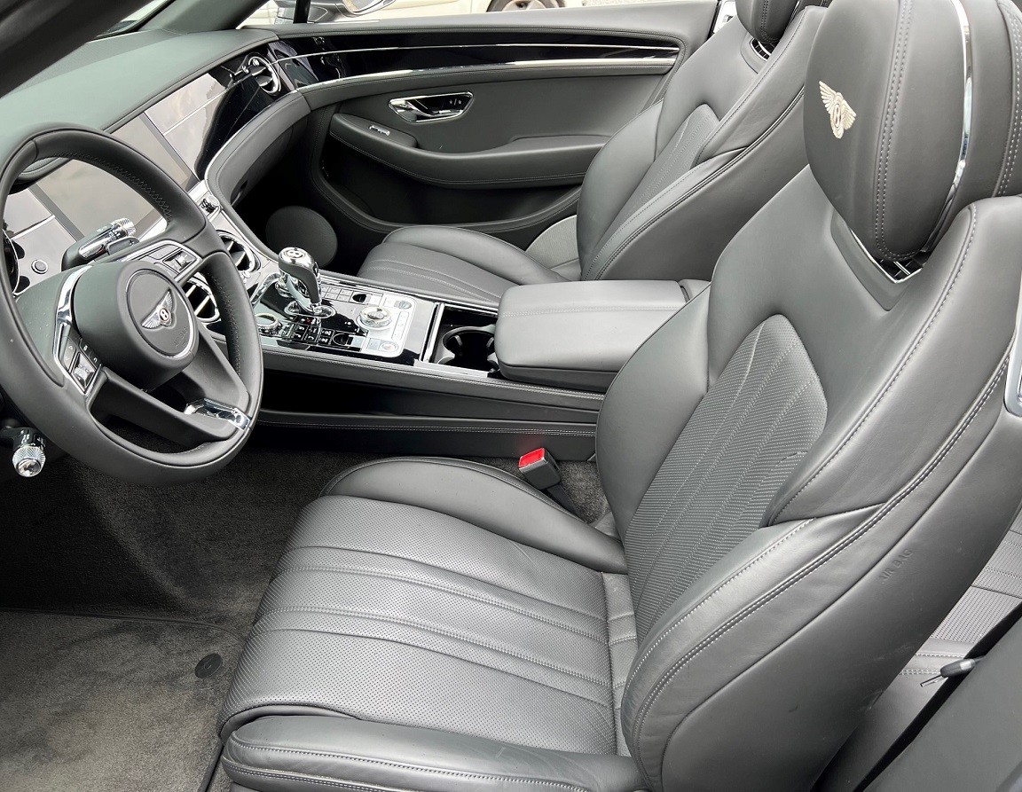 BENTLEY Continental GTC 6.0 W12-image-12