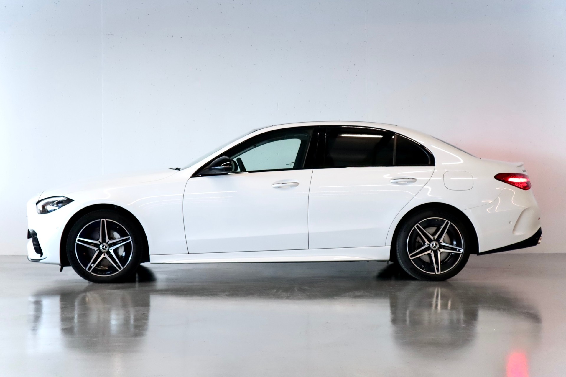 MERCEDES-BENZ C 400E 4MATIC AMG LINE | ALLRAD | PLUGIN-HYBRID | CH-FZG-showroom-element-1