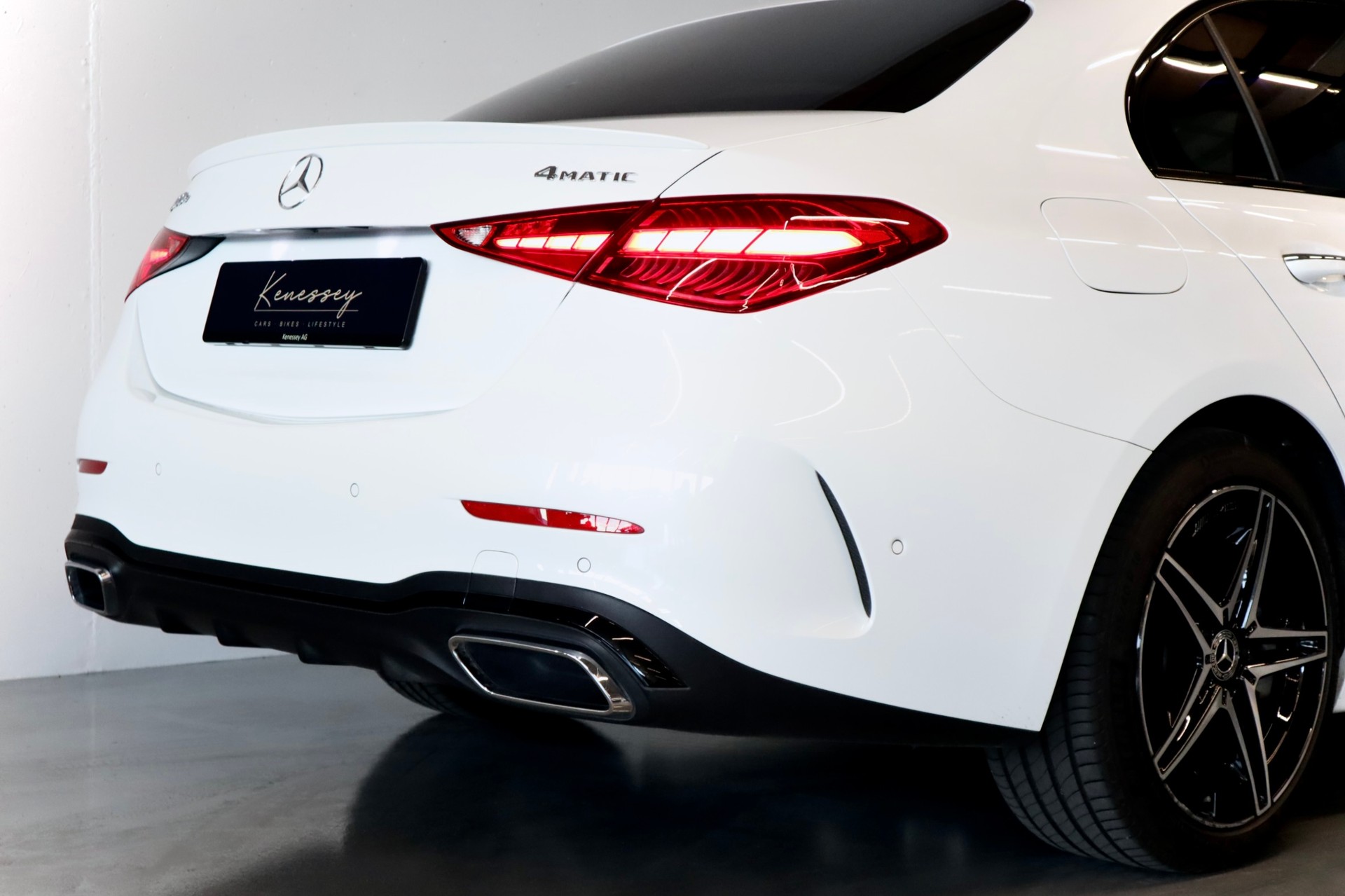 MERCEDES-BENZ C 400E 4MATIC AMG LINE | ALLRAD | PLUGIN-HYBRID | CH-FZG-showroom-element-3