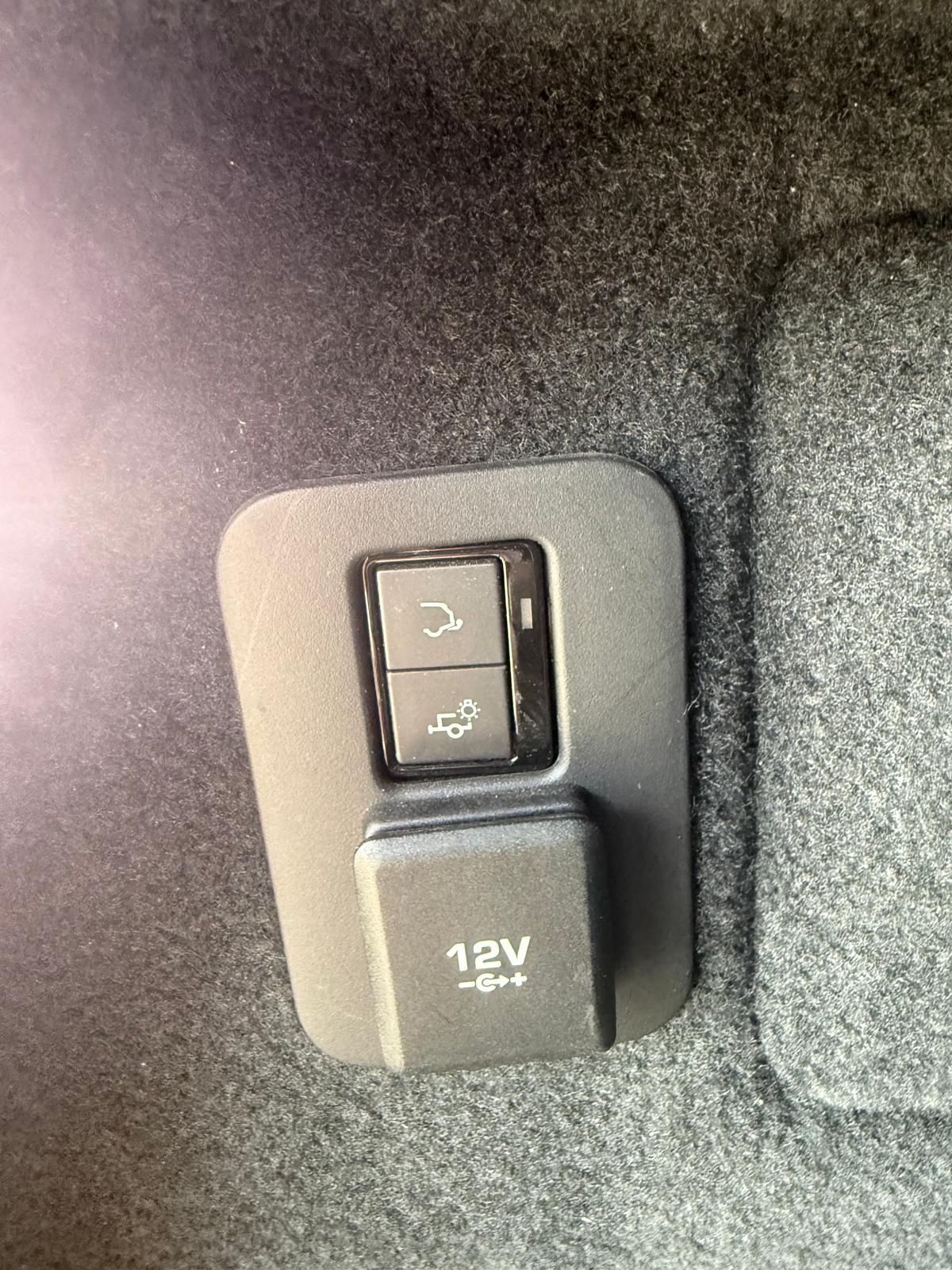 LAND ROVER Range Rover Evoque R-Dyn First Edi P 250 HSE AT9-image-20