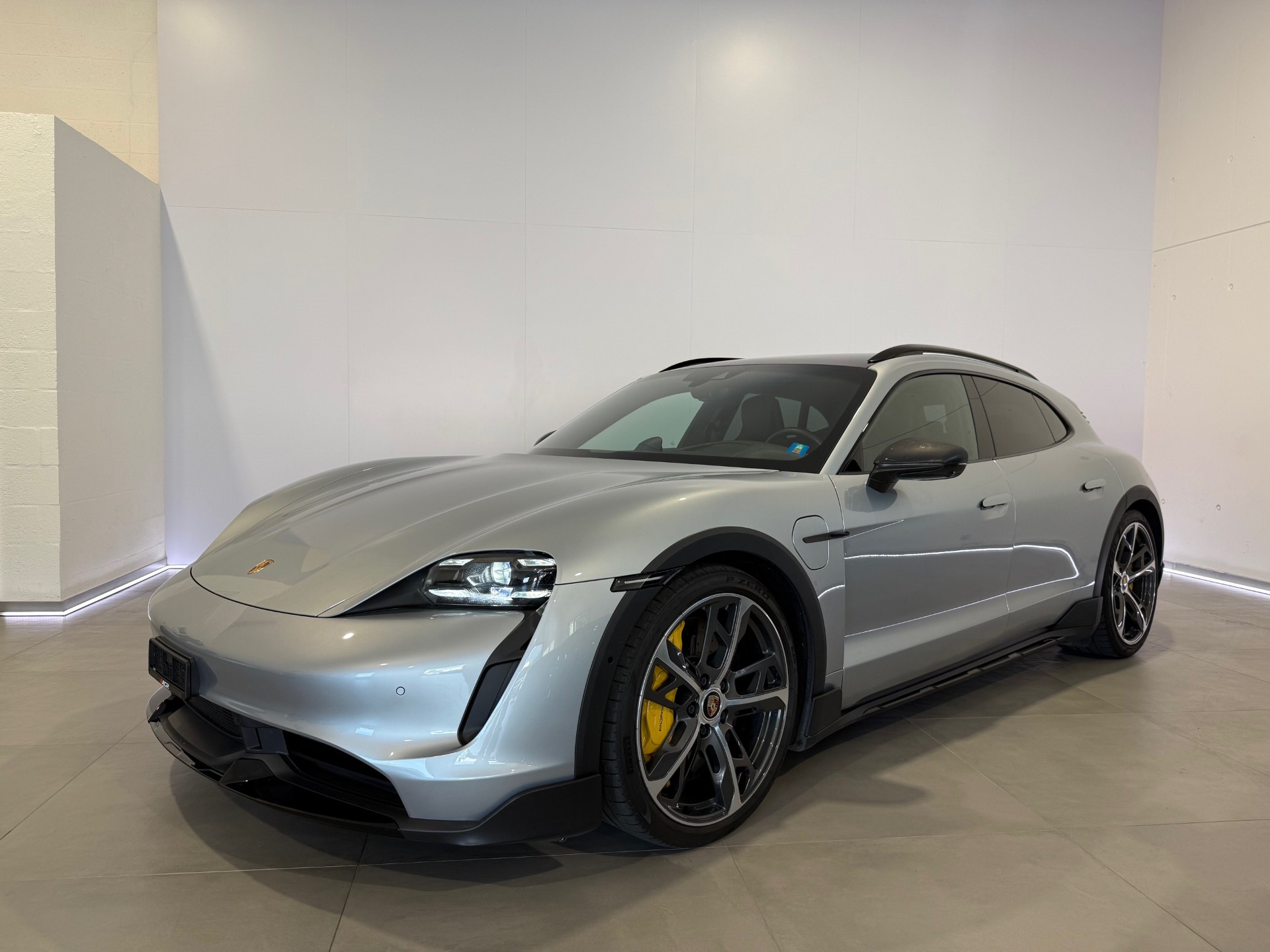 PORSCHE Taycan Turbo S Cross Turismo-image-1
