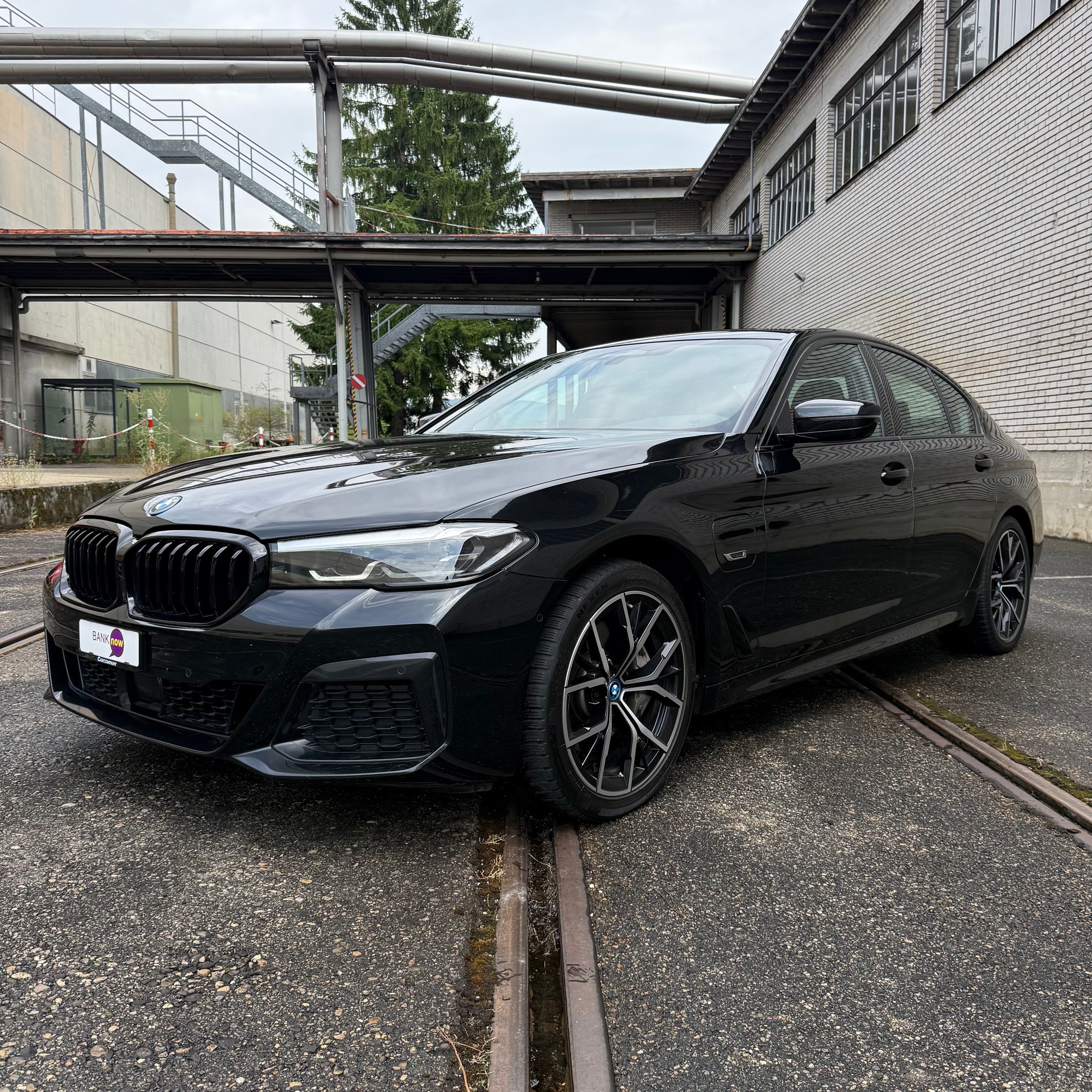 BMW 545e xDrive M Sport Steptronic-showroom-element-2