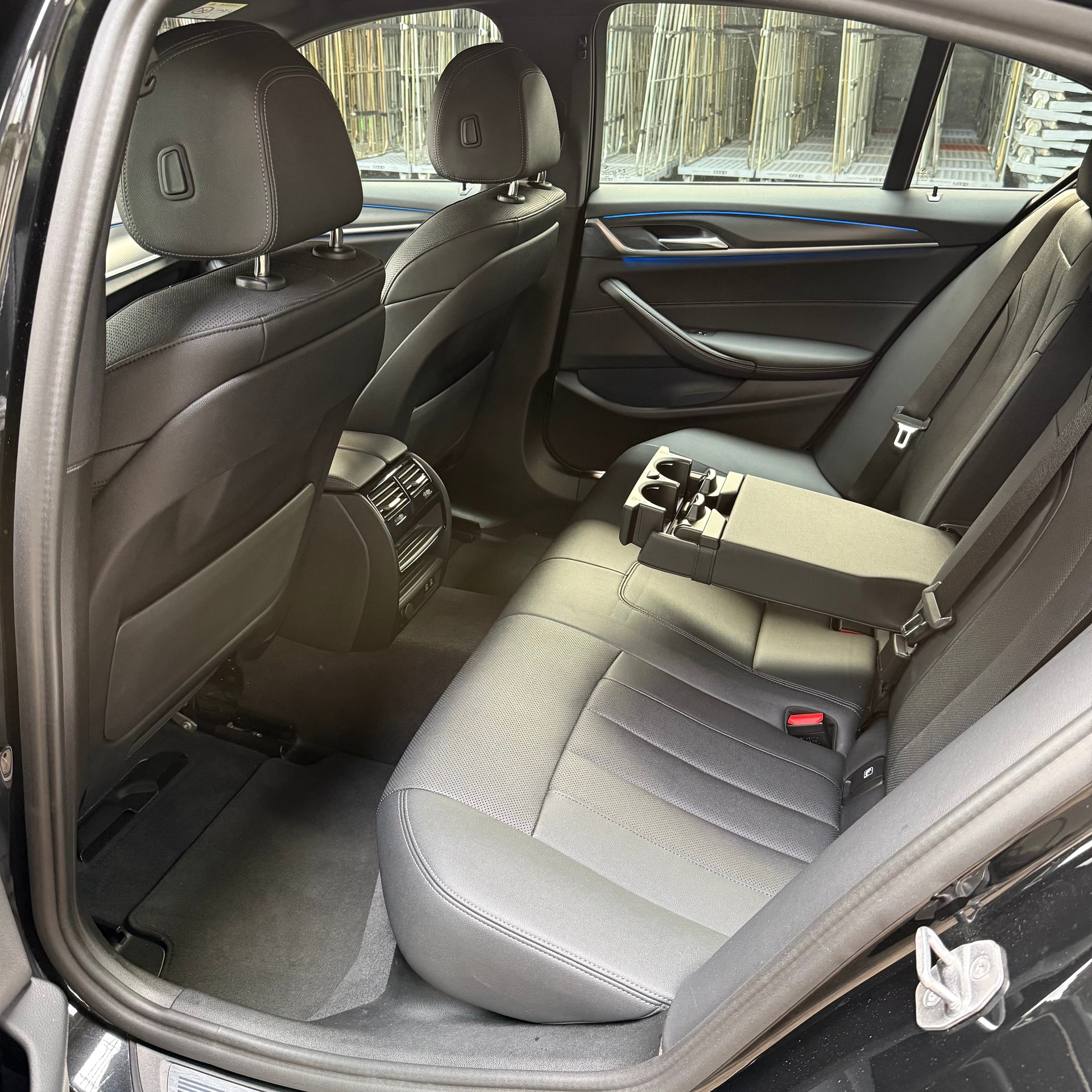BMW 545e xDrive M Sport Steptronic-image-14