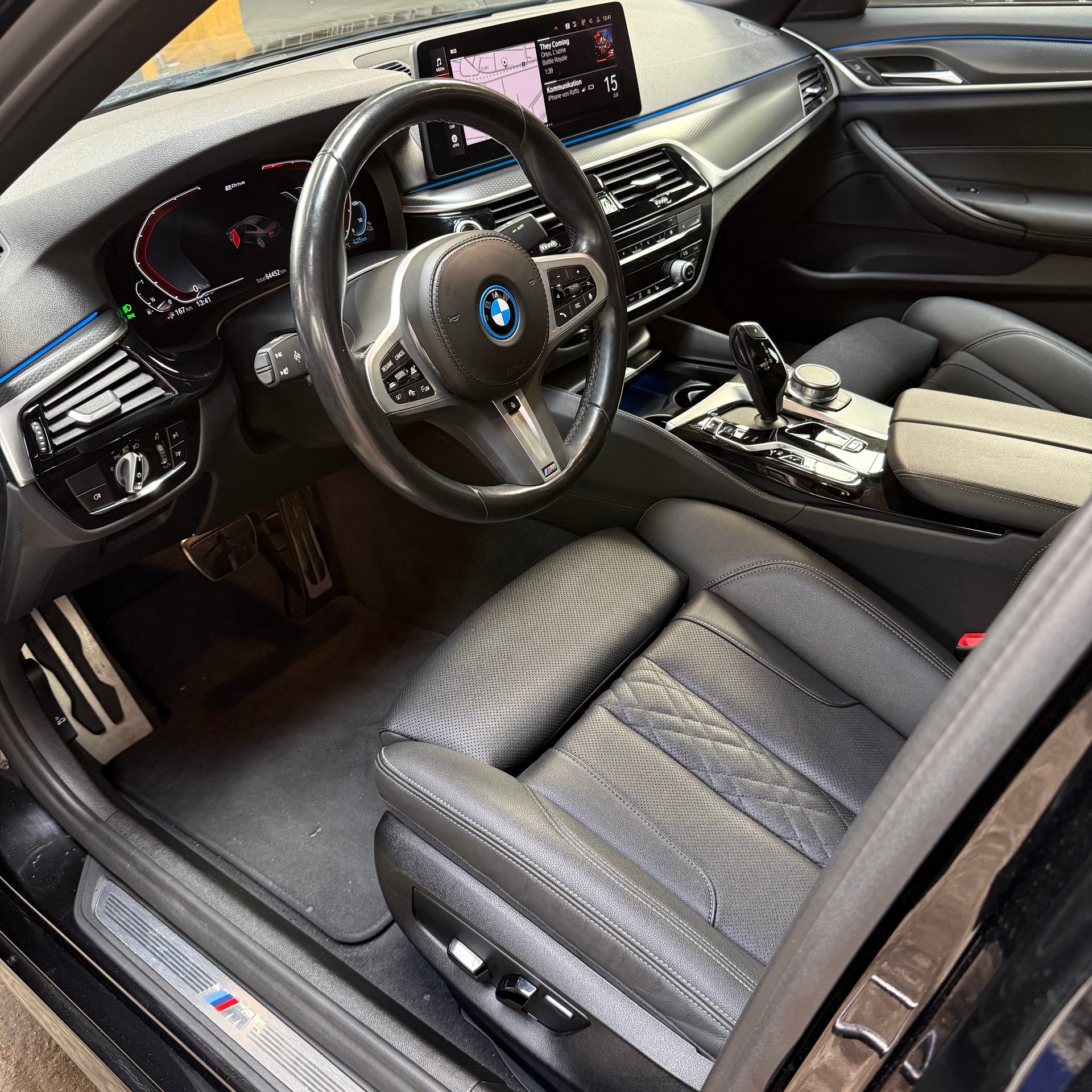 BMW 545e xDrive M Sport Steptronic-image-6
