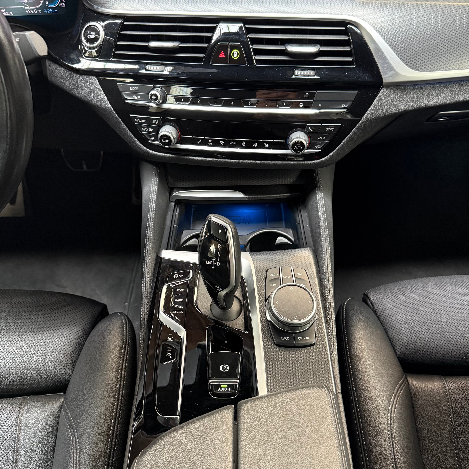 BMW 545e xDrive M Sport Steptronic-image-9