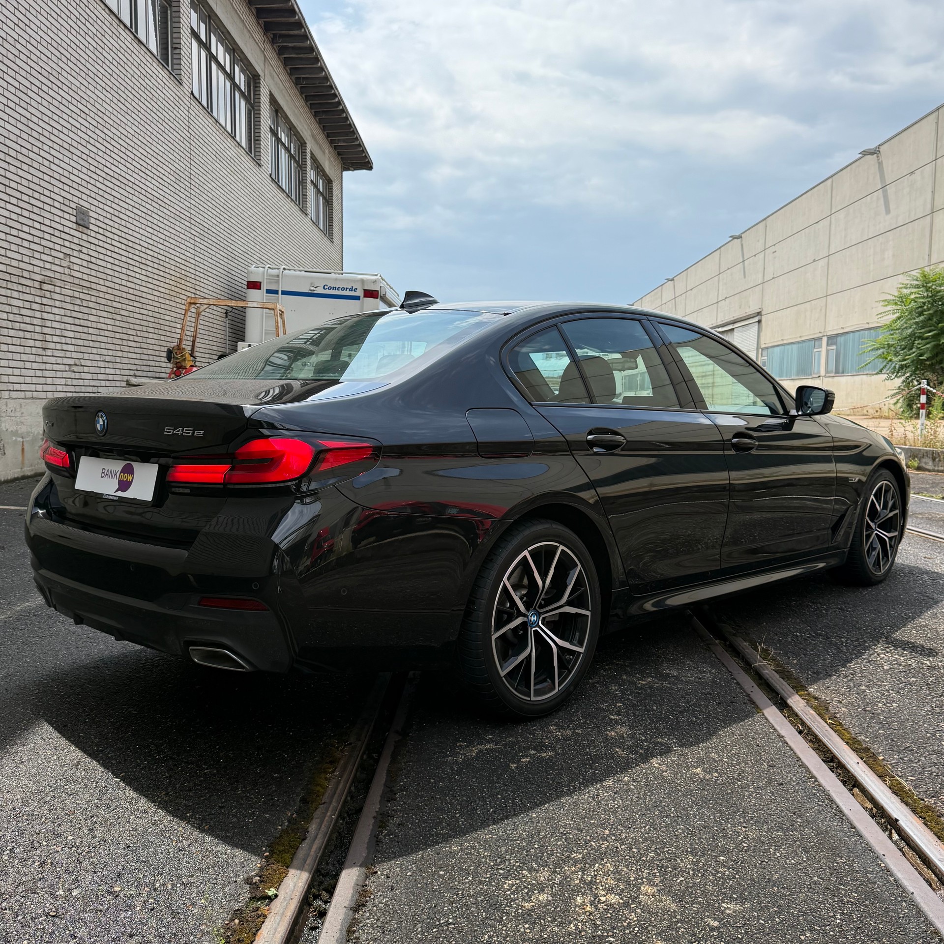 BMW 545e xDrive M Sport Steptronic-image-5