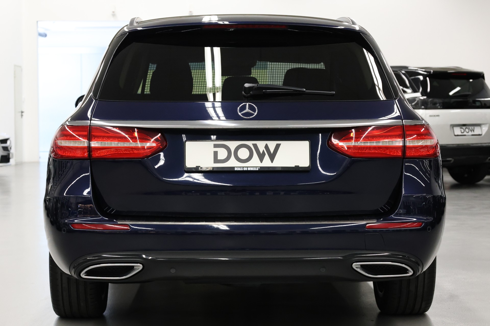 MERCEDES-BENZ E 220 d Swiss Star Avantgarde 4matic Kombi-image-7