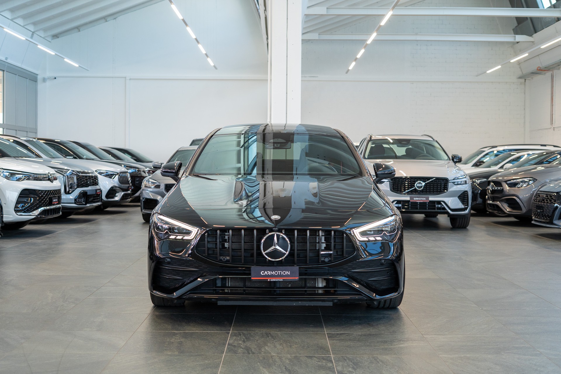 MERCEDES-BENZ CLA 35 AMG 4matic / Panorama-Schiebedach / Performance Auspuff /-showroom-element-1
