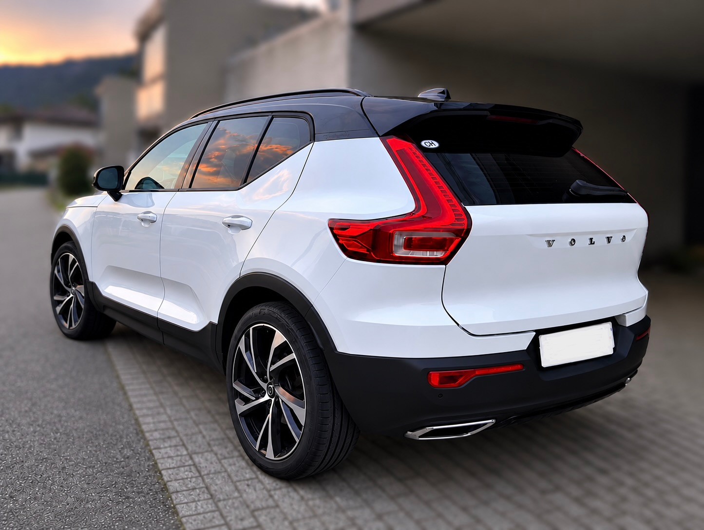 VOLVO 2.0 D4 R-Design AWD-image-5