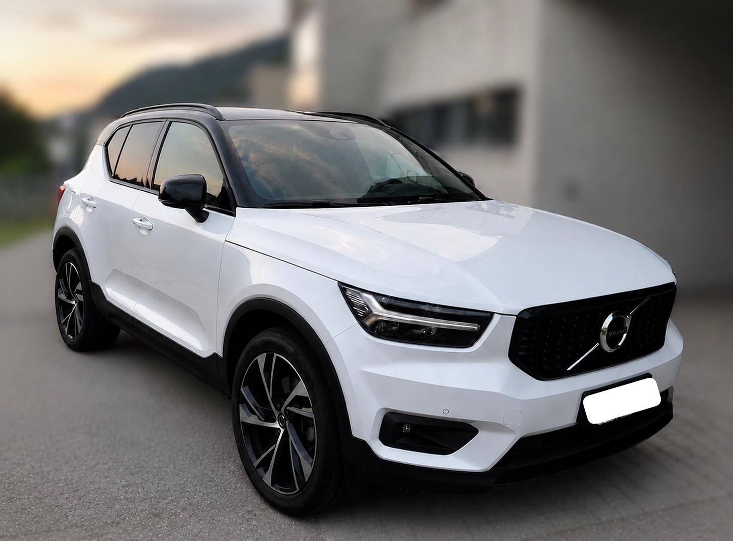 VOLVO 2.0 D4 R-Design AWD