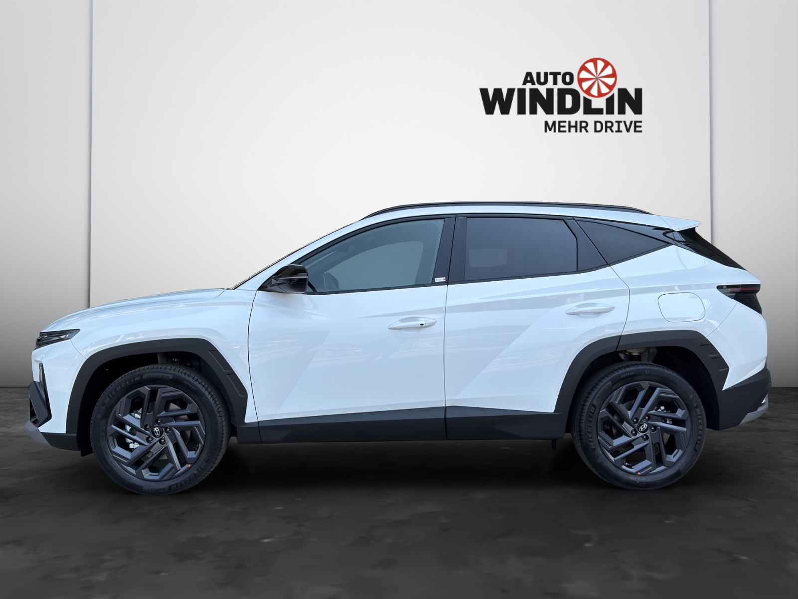 HYUNDAI Tucson 1.6 T-GDi HEV Origo Blackline 4WD MY27-showroom-element-3