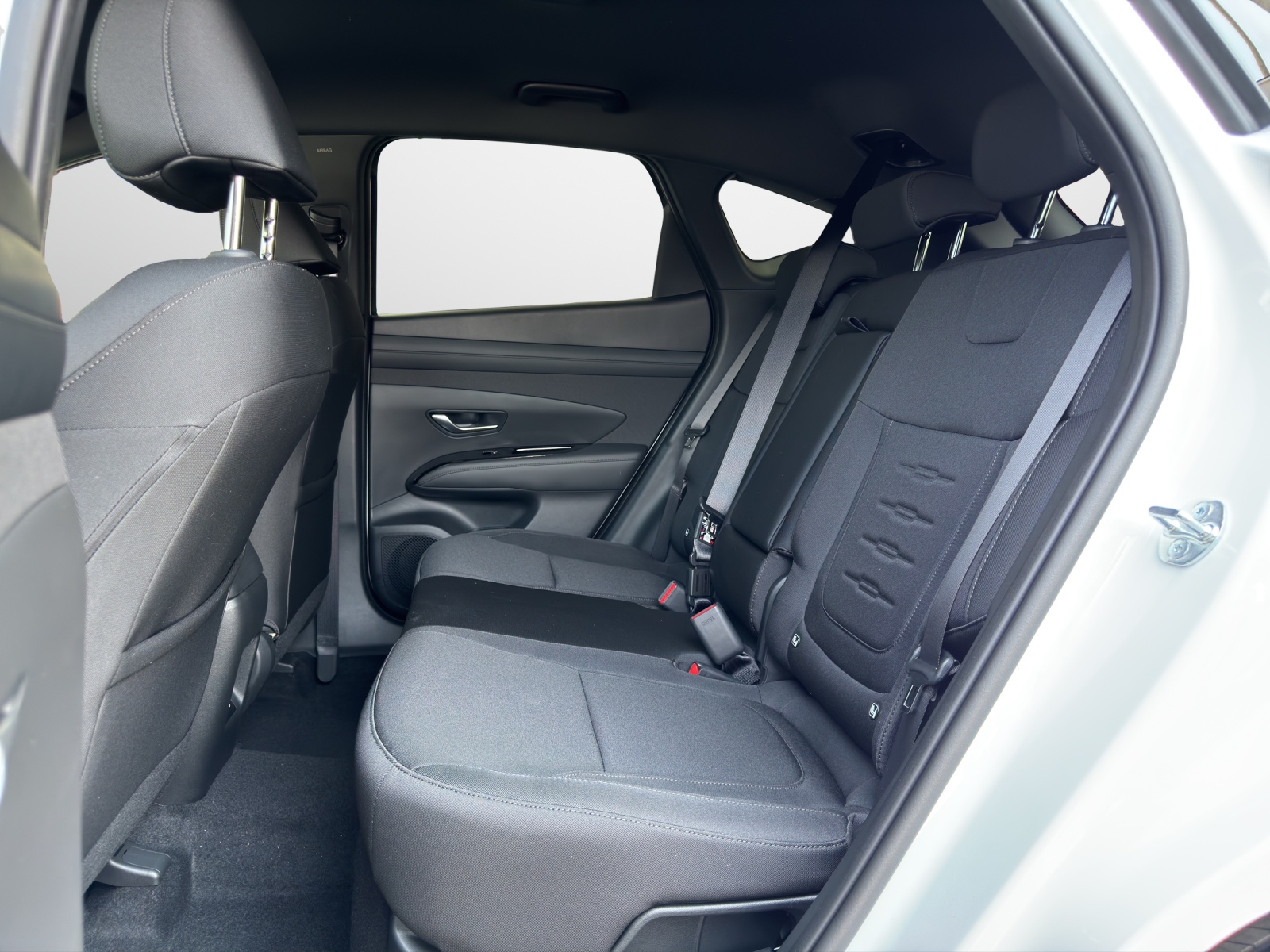 HYUNDAI Tucson 1.6 T-GDi HEV Origo Blackline 4WD MY27-image-7