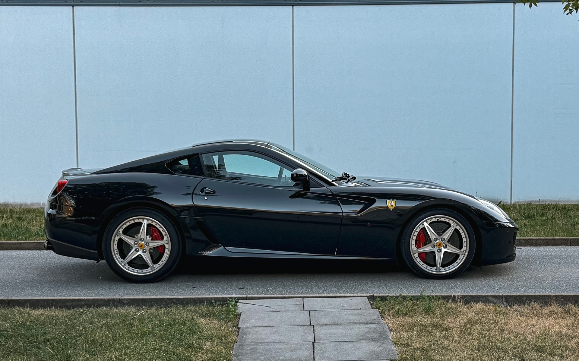 FERRARI 599 GTB-image-2