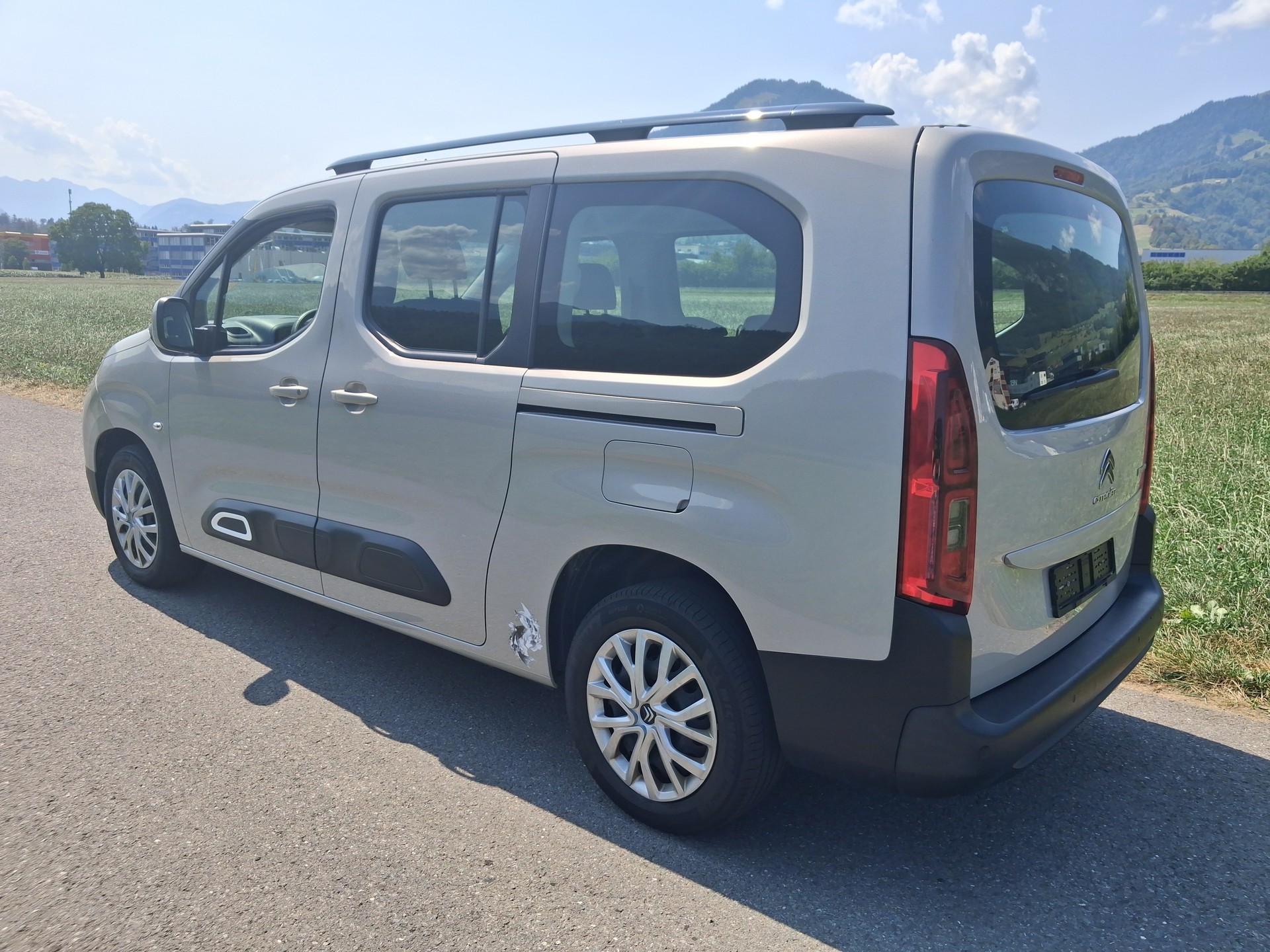 CITROEN Berlingo XL 1.5 BlueHDi Live-image-1
