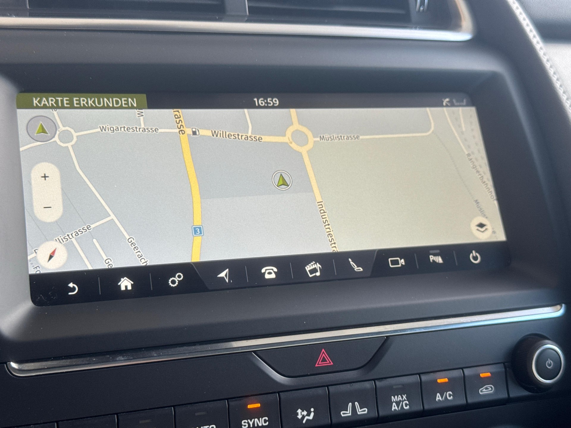 JAGUAR E-Pace 2.0 T 250 R-Dynamic S AWD-image-15