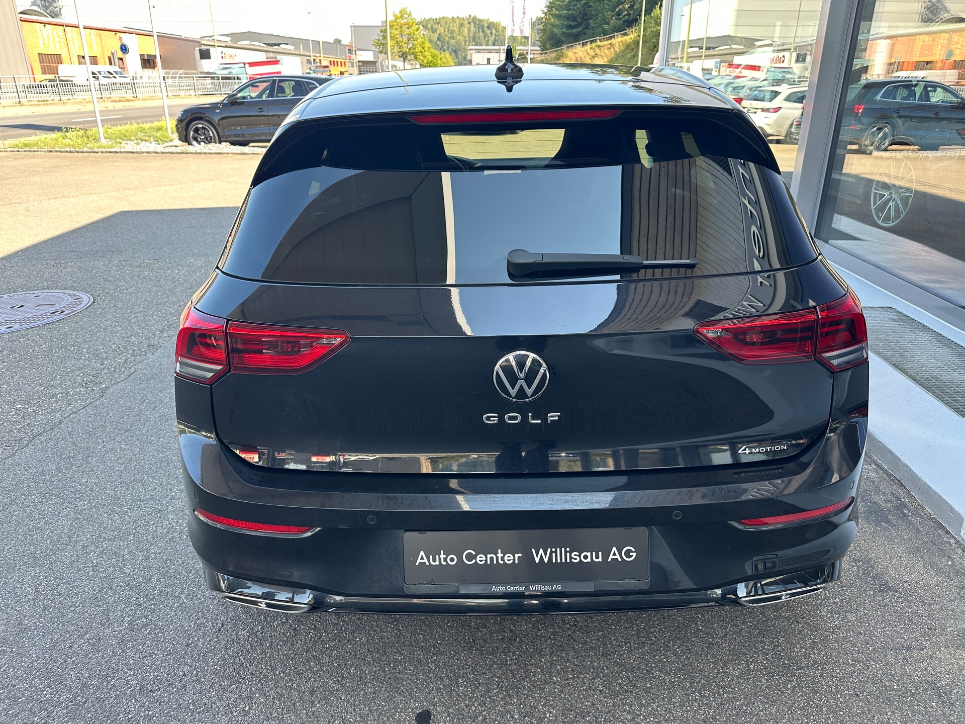 VW Golf 2.0 TDI R-Line DSG 4Motion-image-7