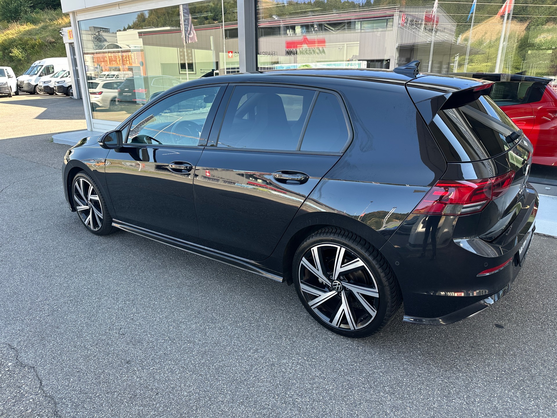 VW Golf 2.0 TDI R-Line DSG 4Motion-image-10