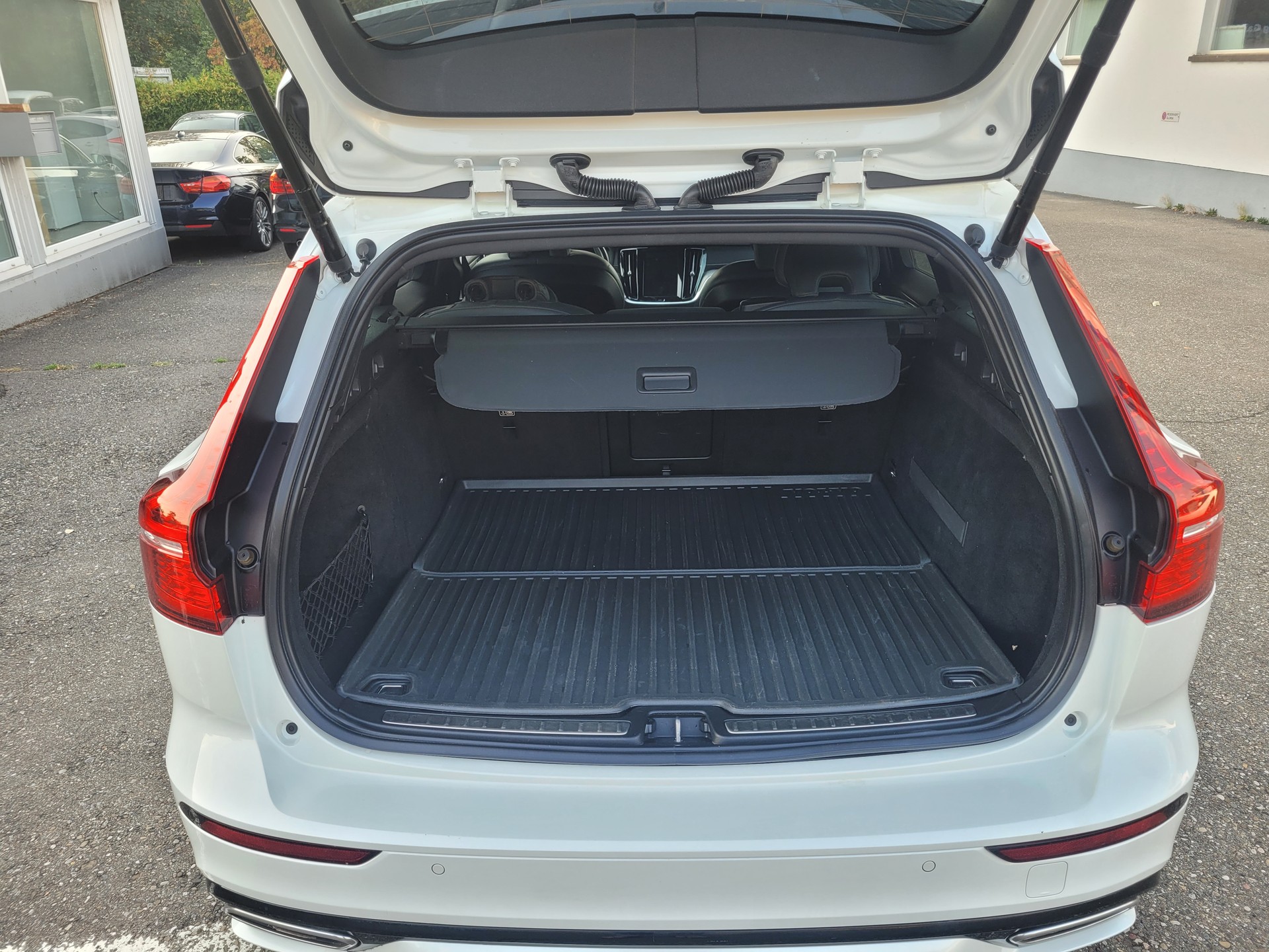 VOLVO V60 T5 R-Design Geartronic-image-4
