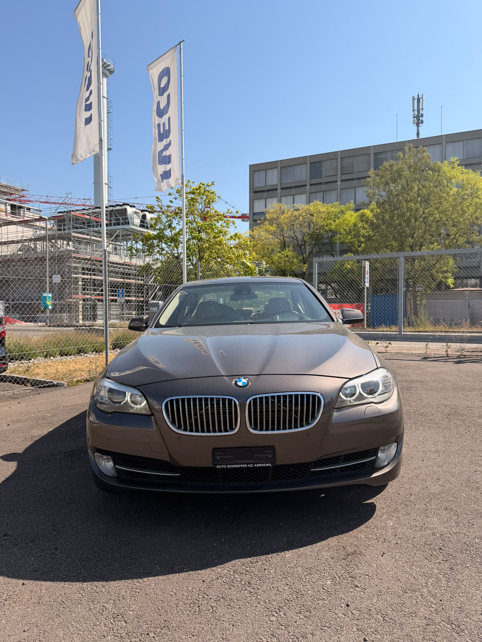BMW ActiveHybrid 5 Steptronic-image-4
