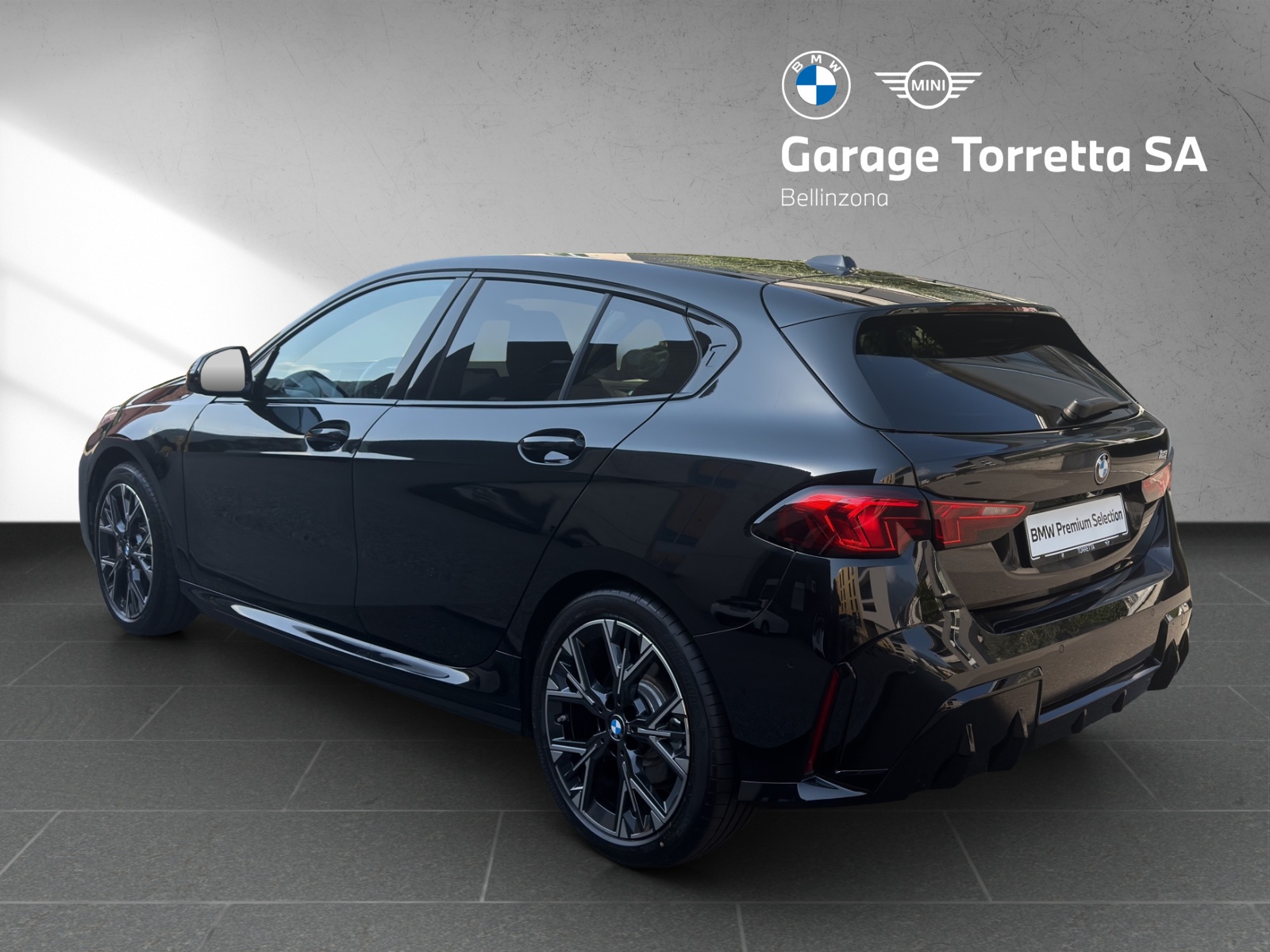 BMW 123 xDrive M Sport Steptronic-showroom-element-2