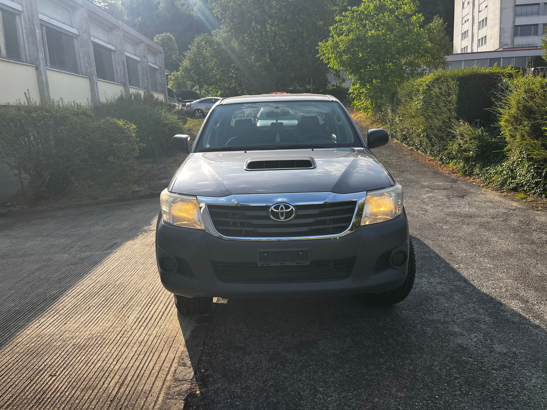 TOYOTA Hilux 2.5D 4WD Double Cab Luna-image-1