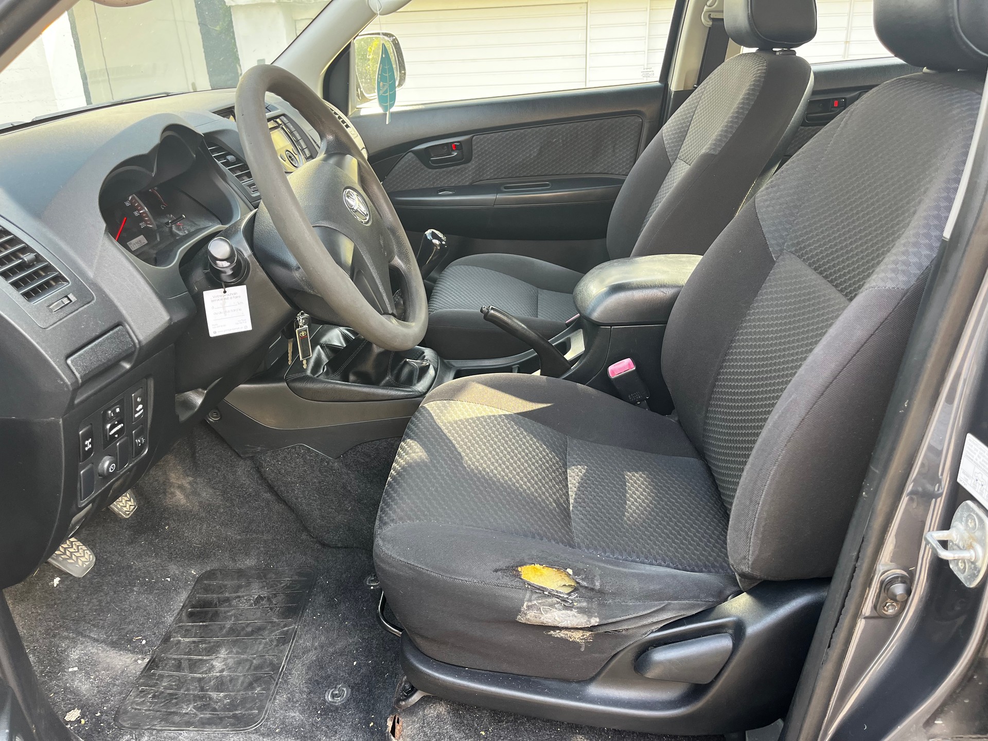 TOYOTA Hilux 2.5D 4WD Double Cab Luna-image-10
