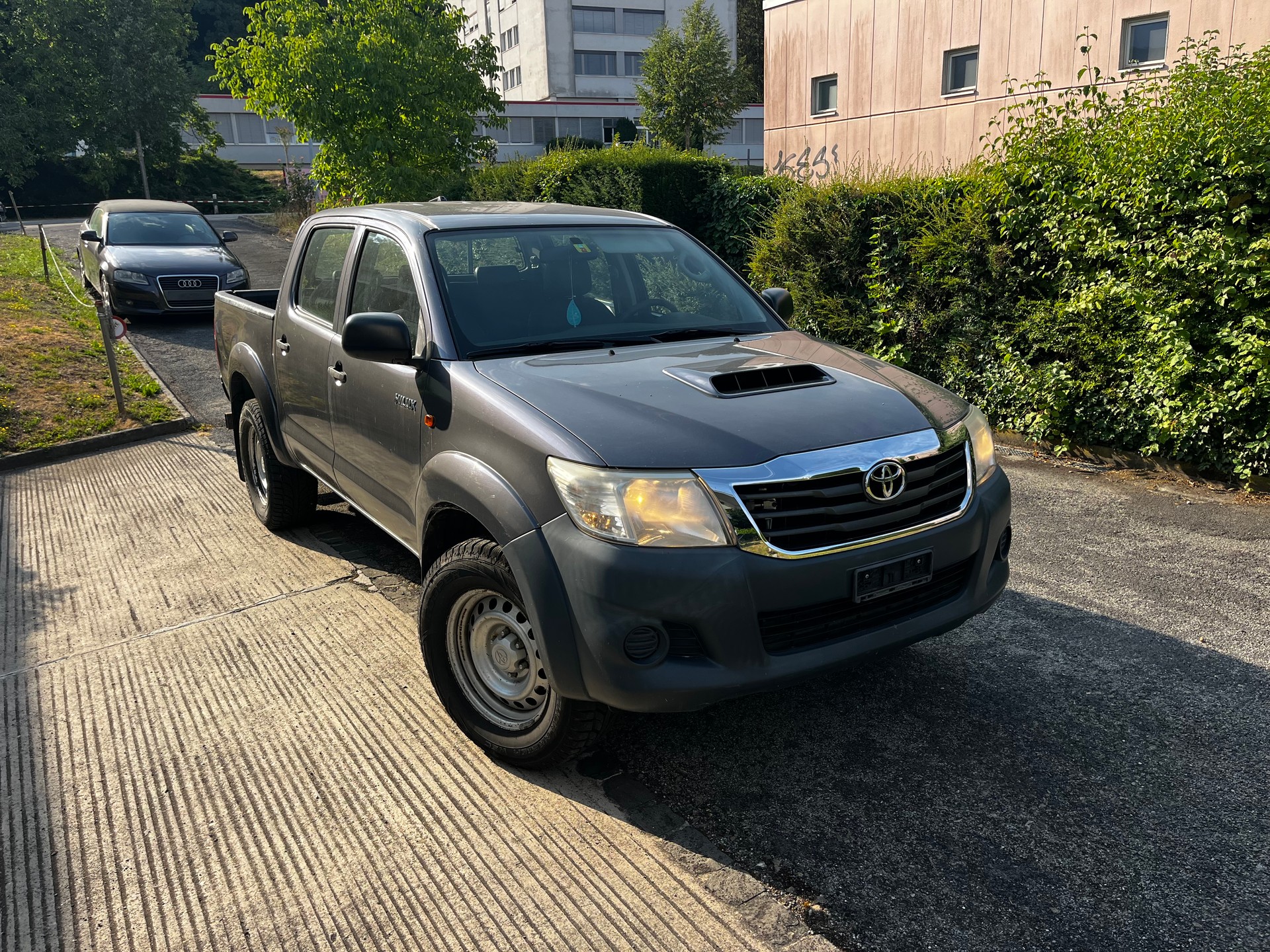 TOYOTA Hilux 2.5D 4WD Double Cab Luna