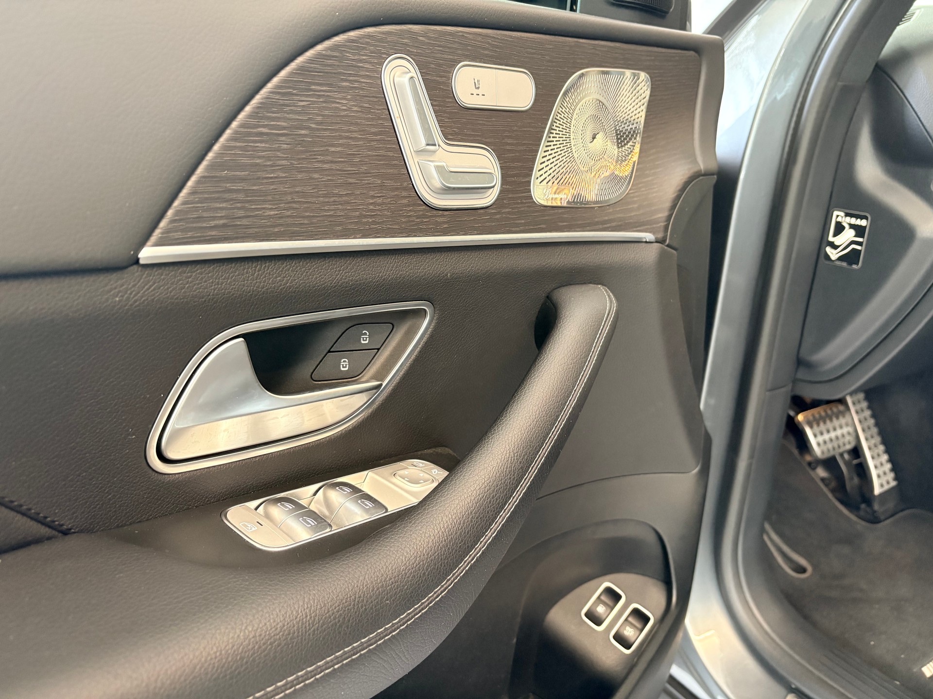 MERCEDES-BENZ GLE 350 e AMG Line 4matic-image-6