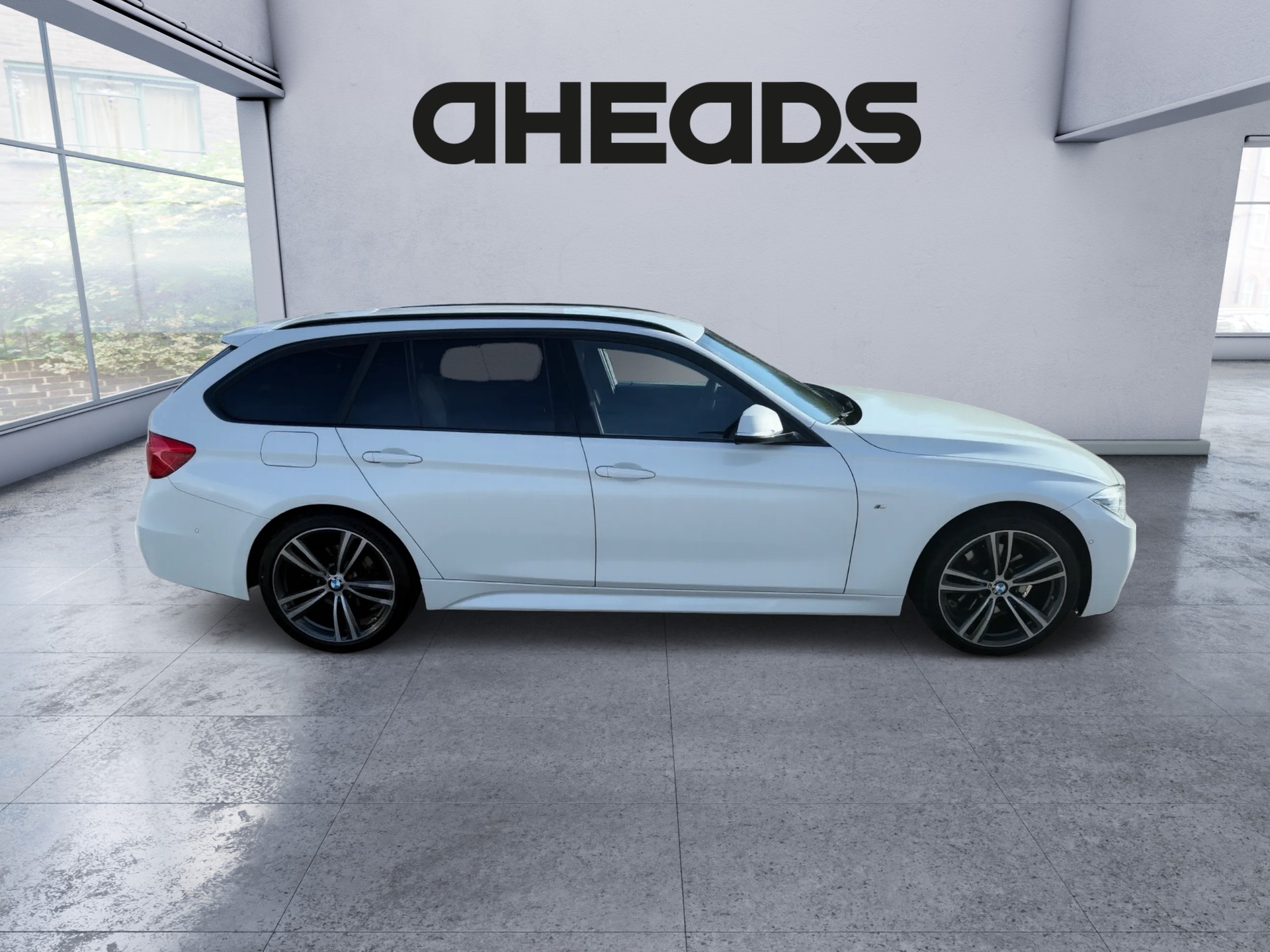 BMW 330i xDrive Touring M Sport Steptronic-showroom-element-2