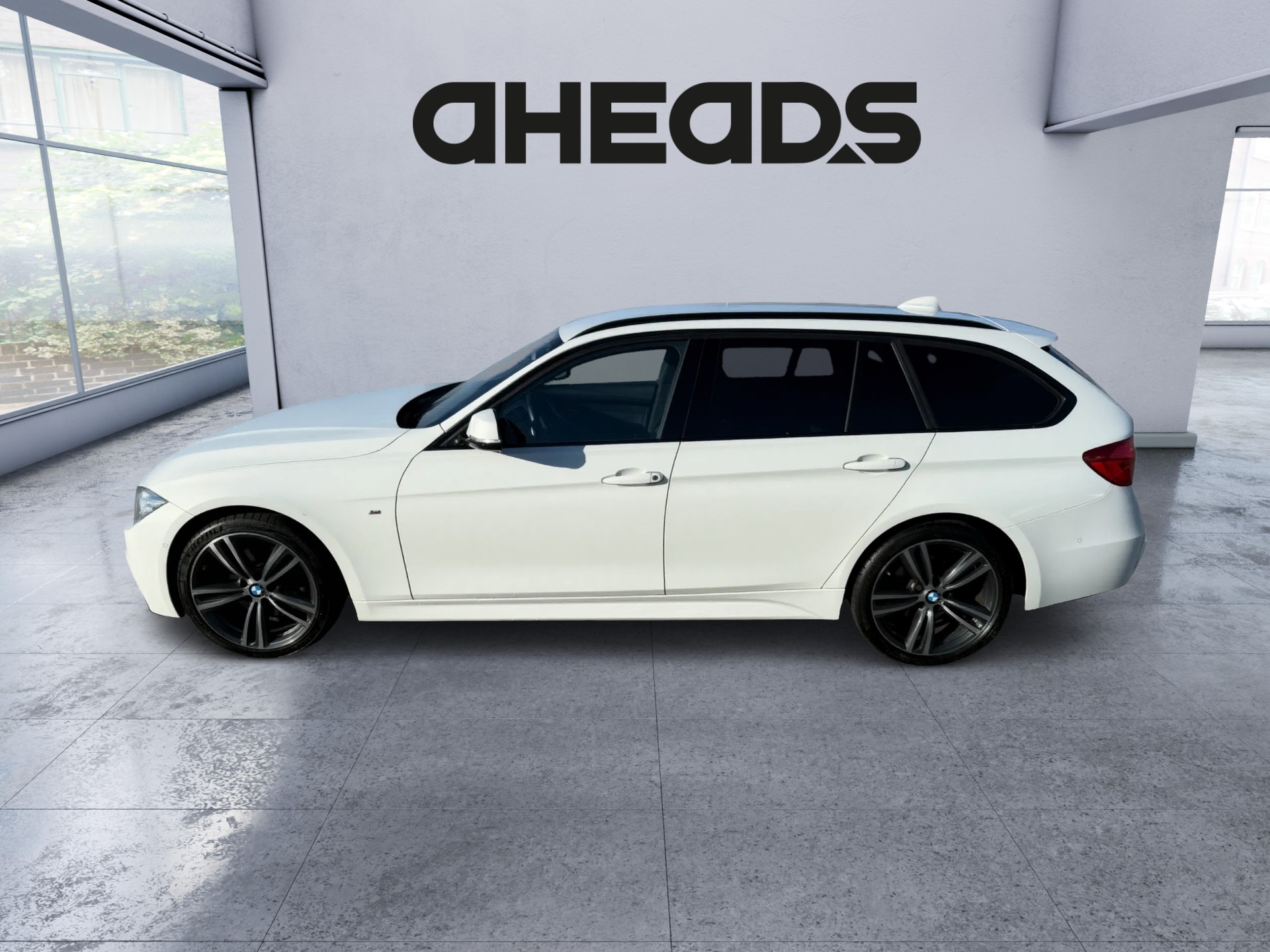 BMW 330i xDrive Touring M Sport Steptronic-showroom-element-1