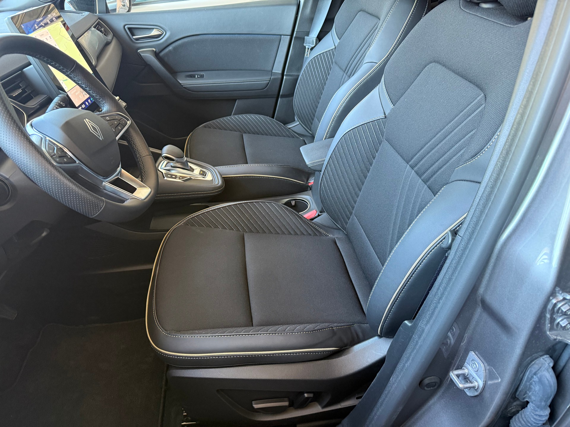 RENAULT Symbioz 1.6 E-Tech Iconic-showroom-element-2