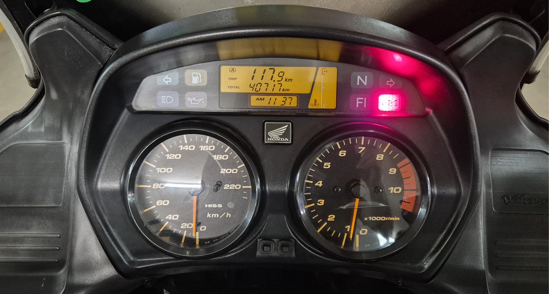 HONDA XL 1000 V Varadero ABS-image-7