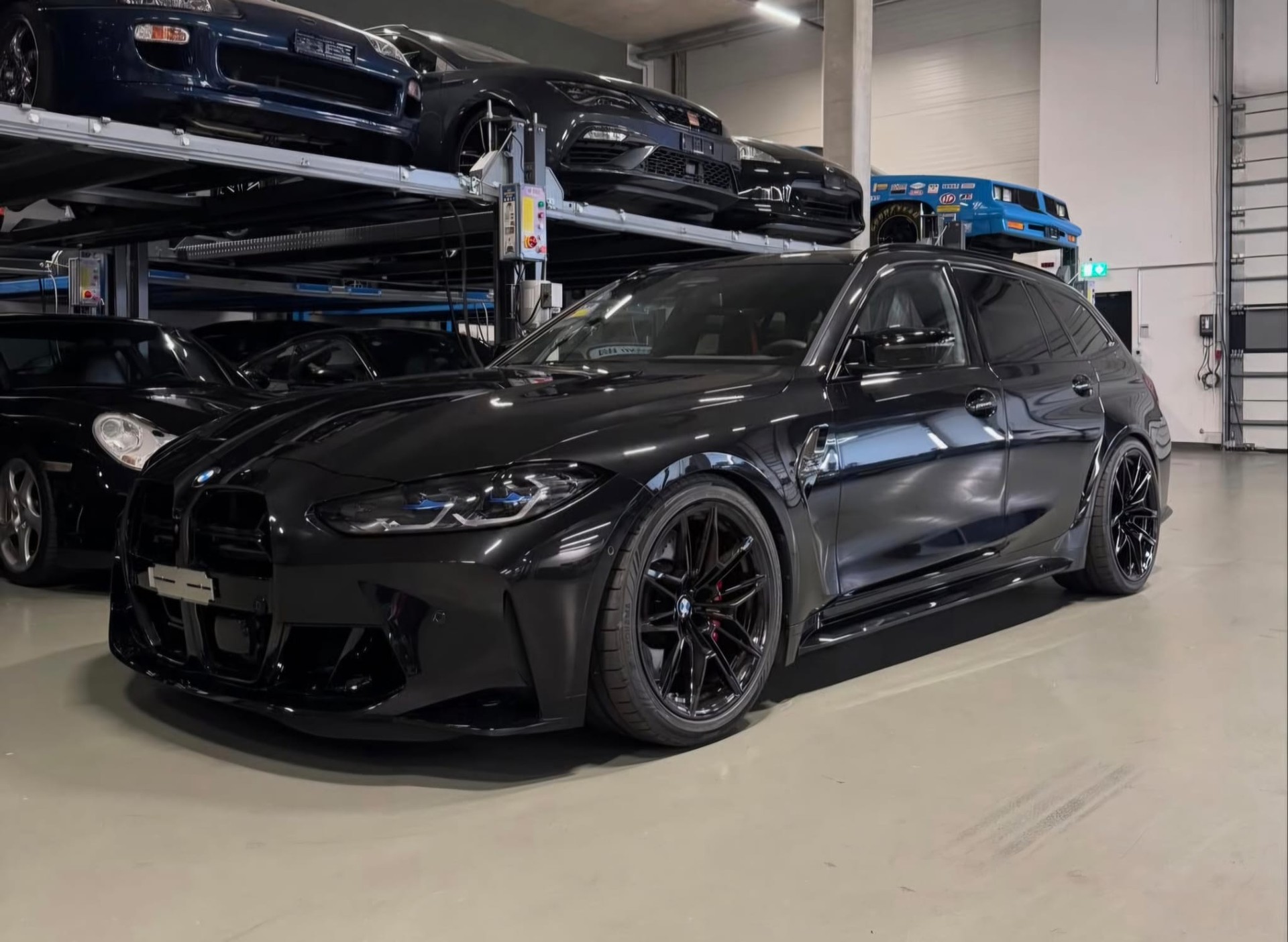 BMW M3 Touring xDrive Competition M *baquets carbone*-showroom-element-1