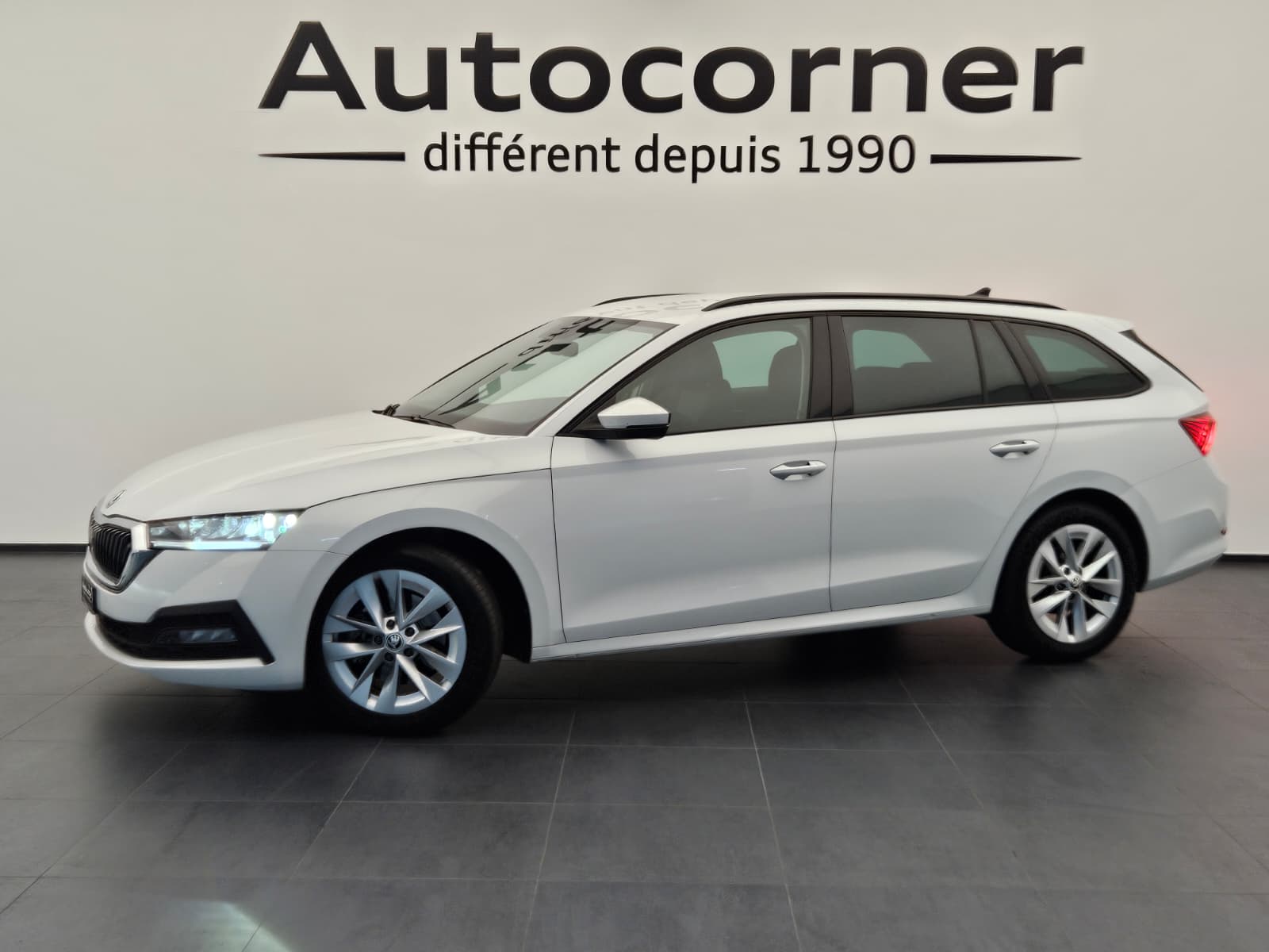 SKODA Octavia Combi 2.0 TSI Ambition DSG 4x4