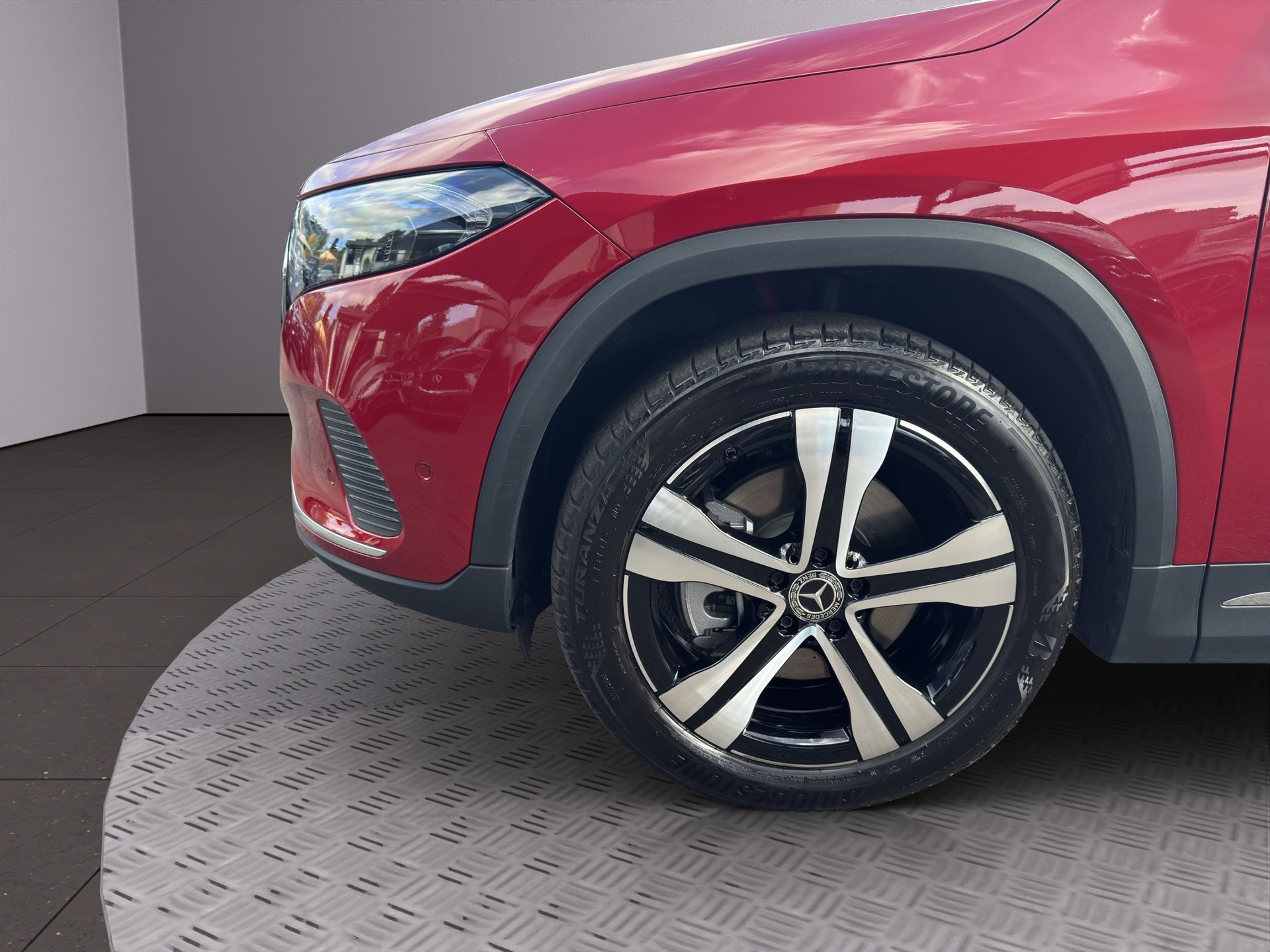 MERCEDES-BENZ EQA 350 4Matic Swiss Star-image-8