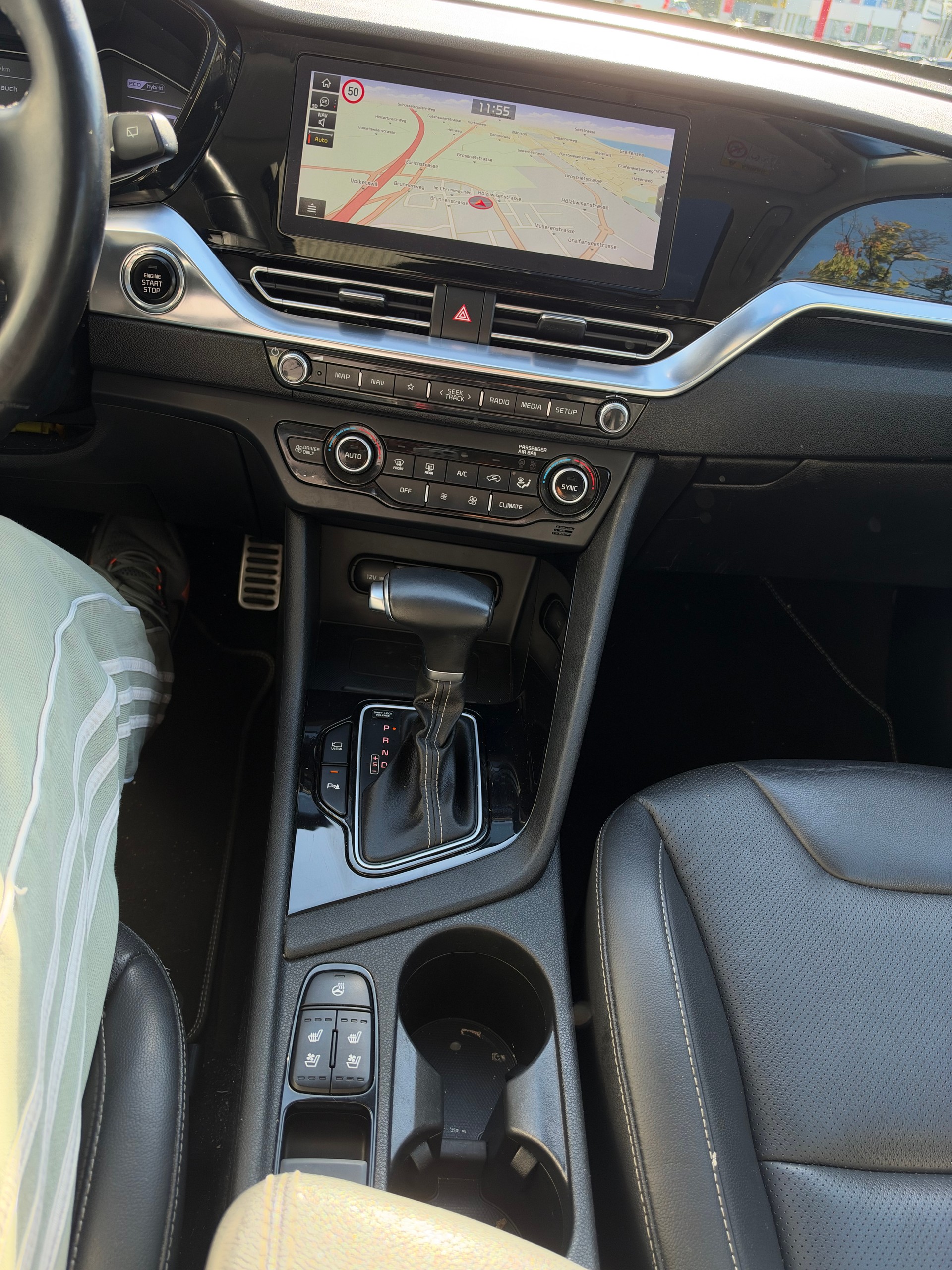 KIA Niro 1.6GDi Hybrid Power 25 DCT-image-11