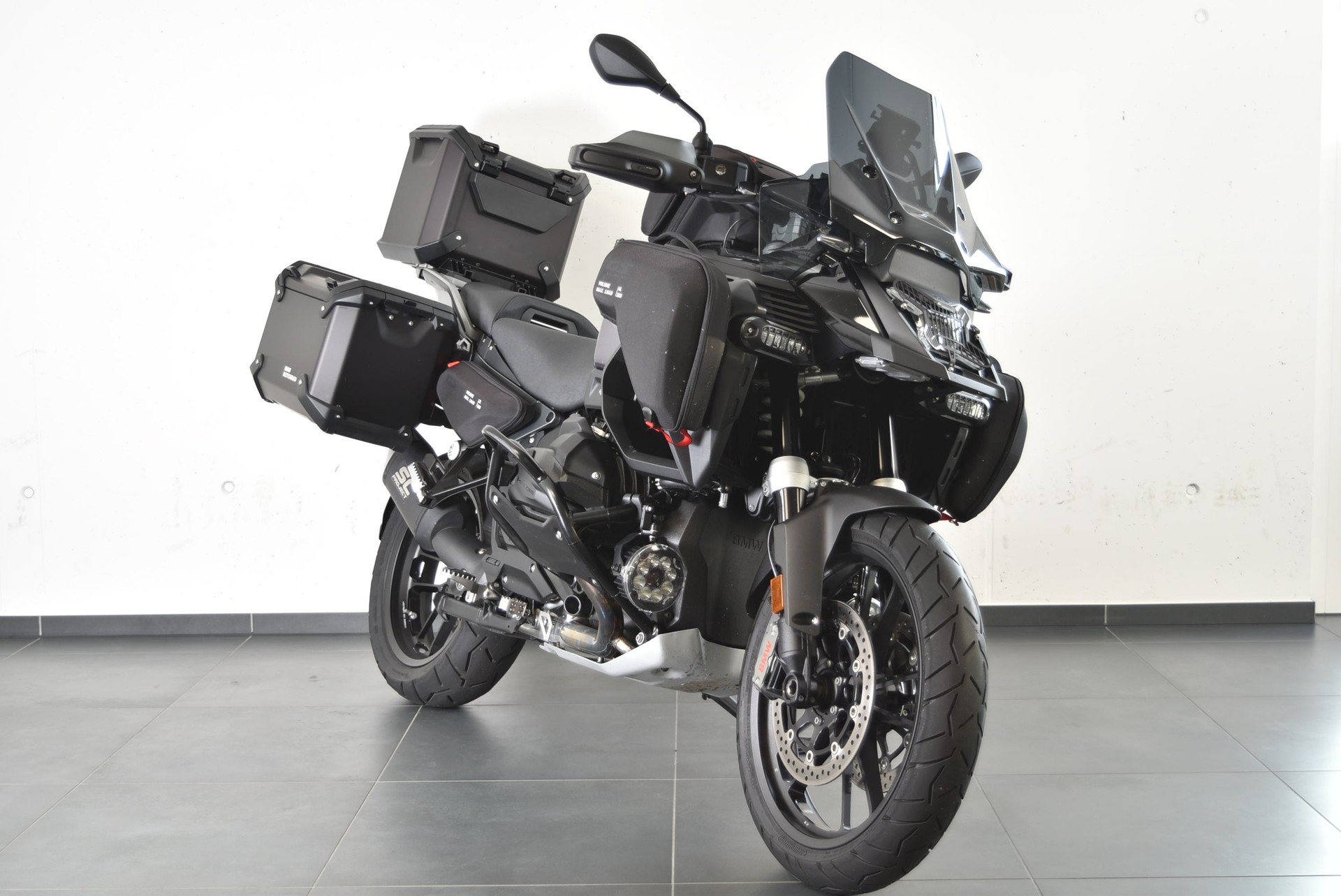 BMW R 1300 GS ADVENTURE-image-2