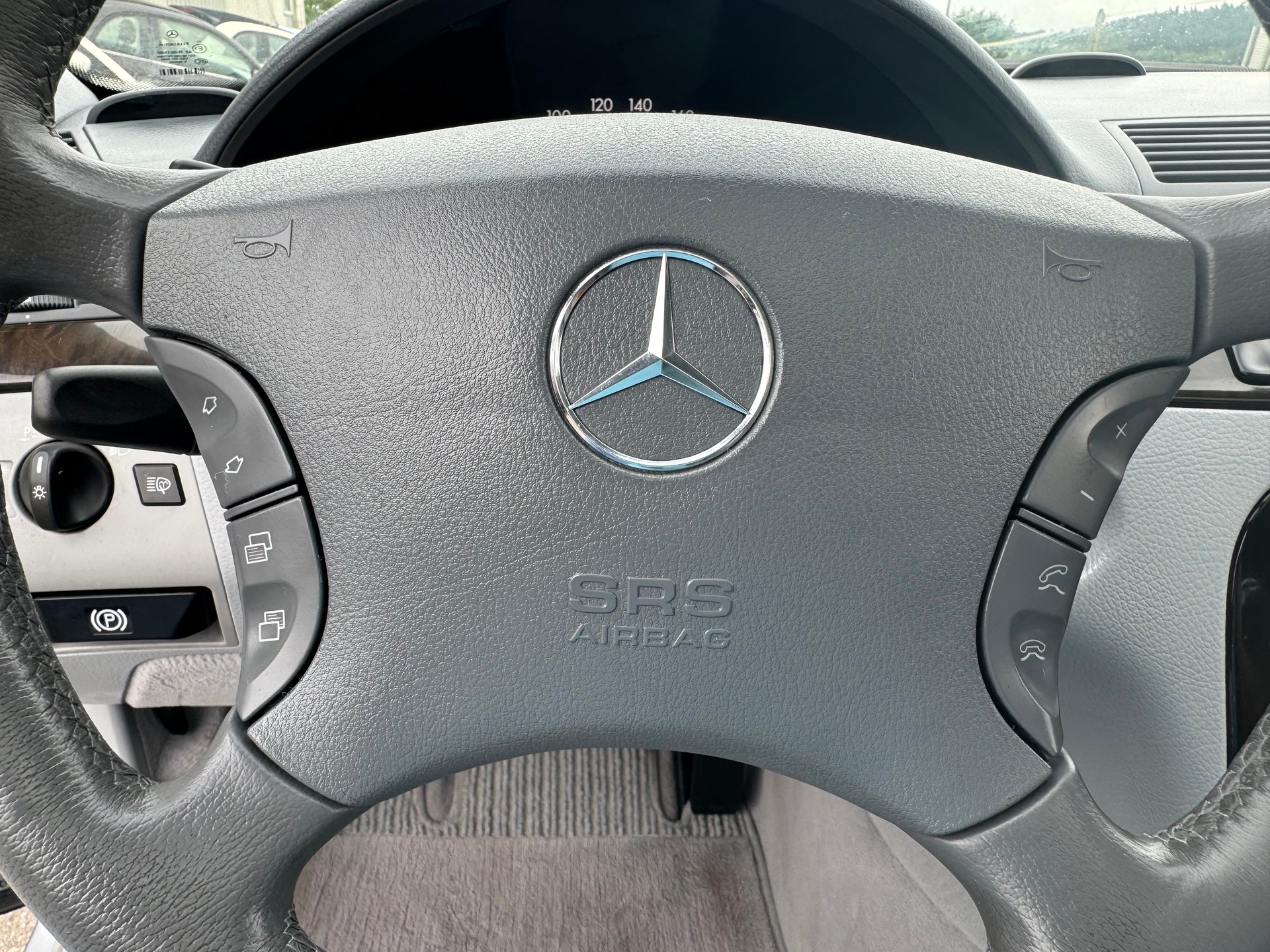 MERCEDES-BENZ S 320 L-image-11