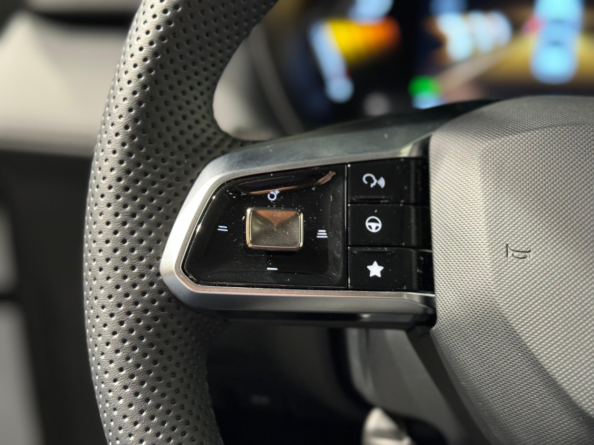 MG ZS 1.5 Hybrid+ Luxury-image-6
