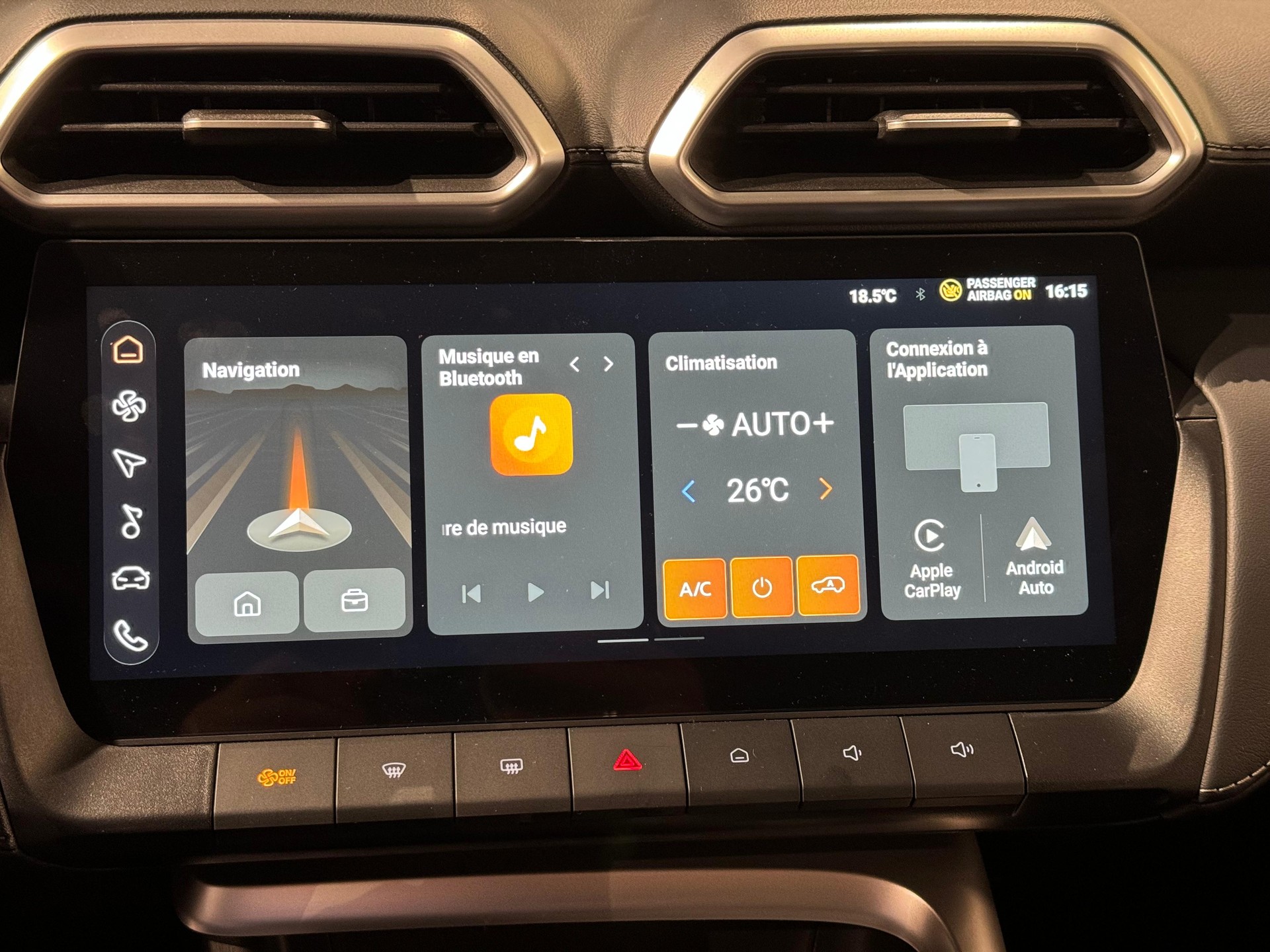 MG ZS 1.5 Hybrid+ Luxury-image-9