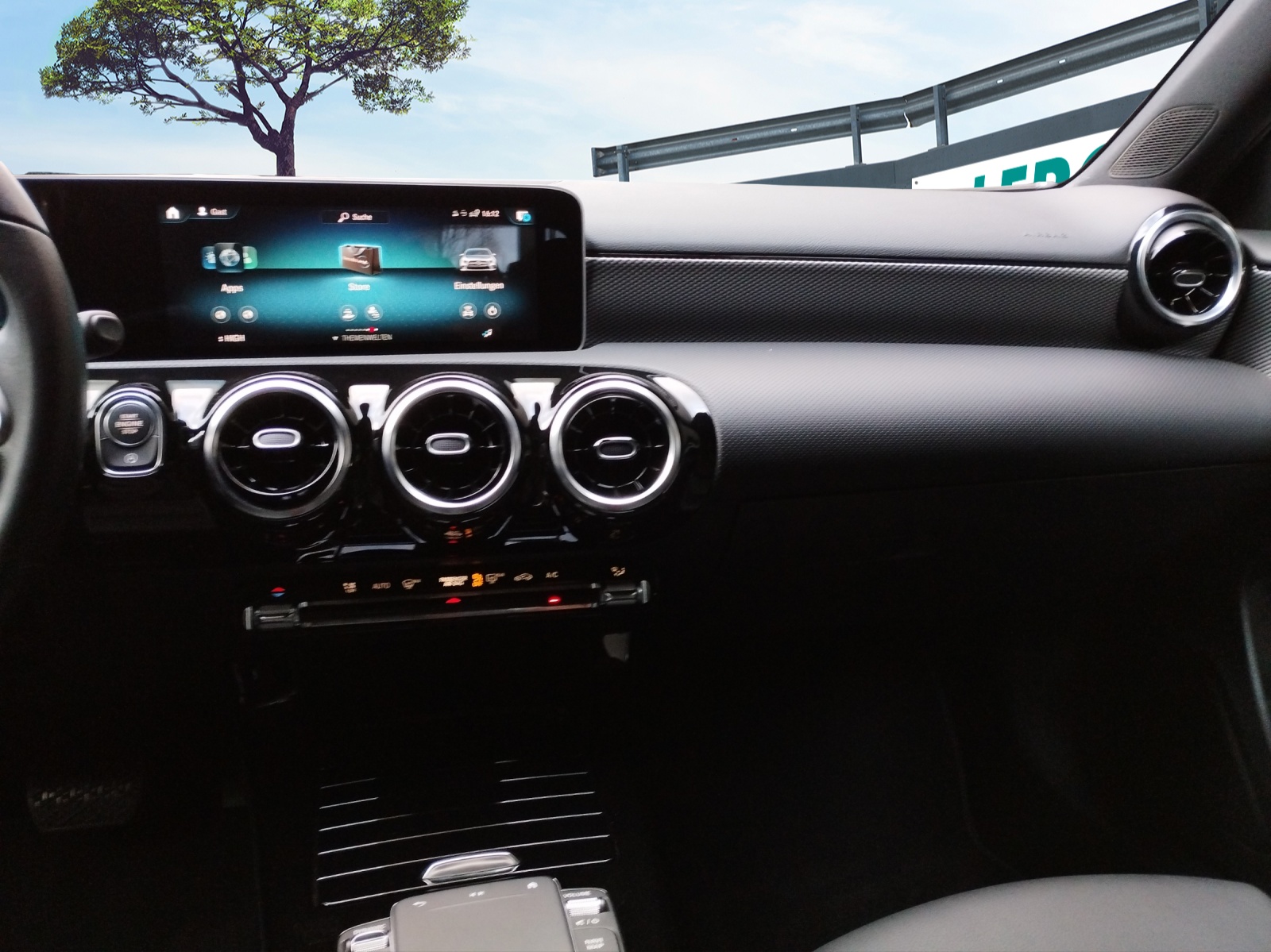 MERCEDES-BENZ A 250 Progressive 7G-DCT-image-9