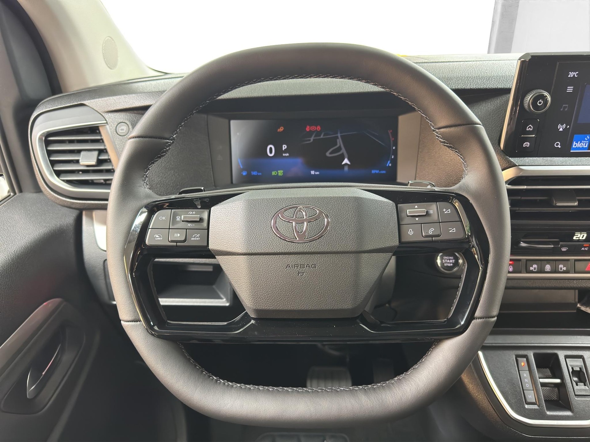 TOYOTA PROACE Verso L2 2.0 D Trend AT 177-image-10
