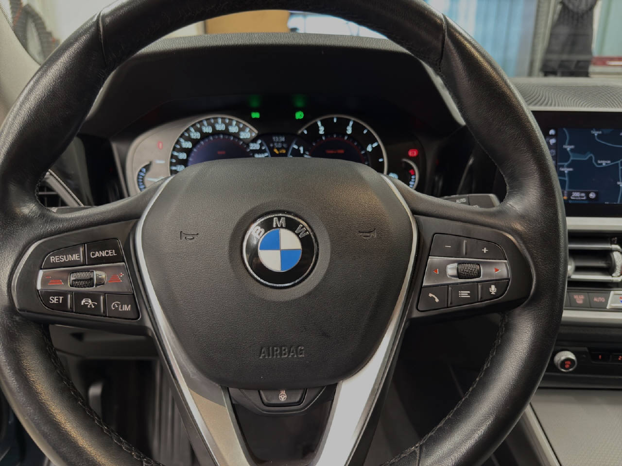 BMW 318d Touring-image-11