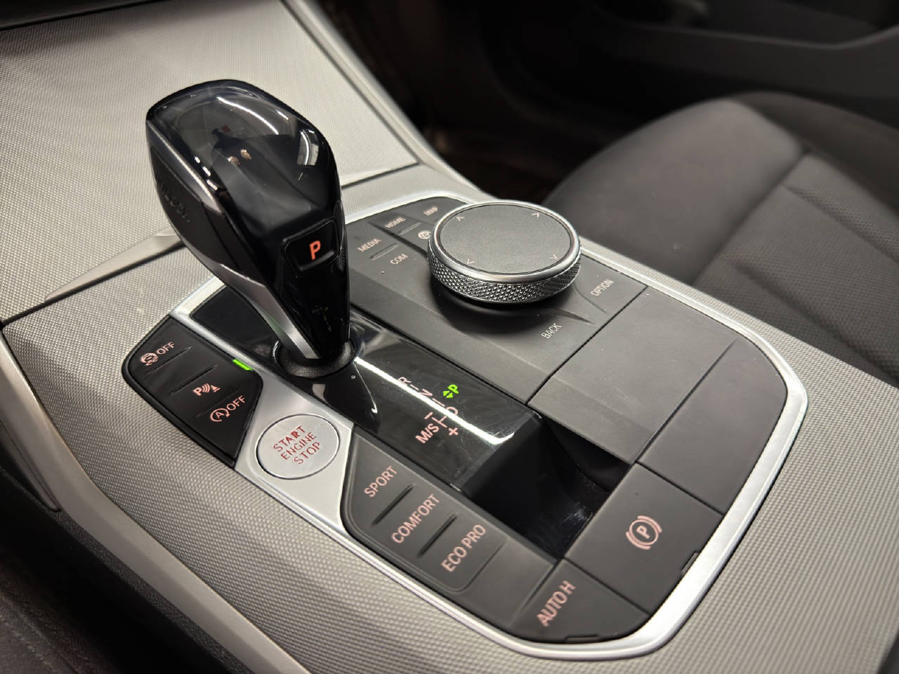 BMW 318d Touring-image-10